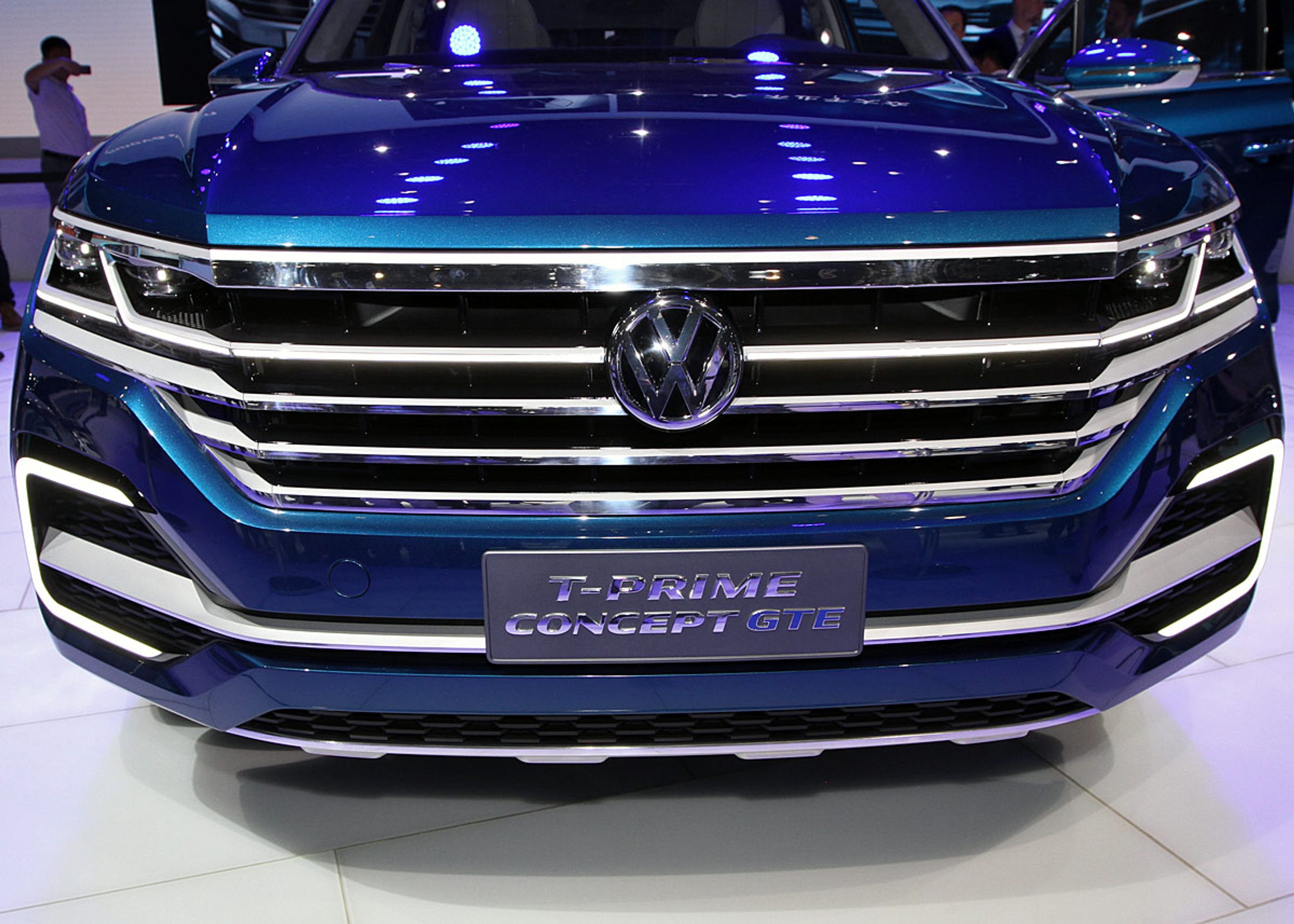 Fronten her skal vi nok komme til at se mere til - en smule nedtonet. Den markante og brede designstil er også tiltænkt andre VW-modeller.