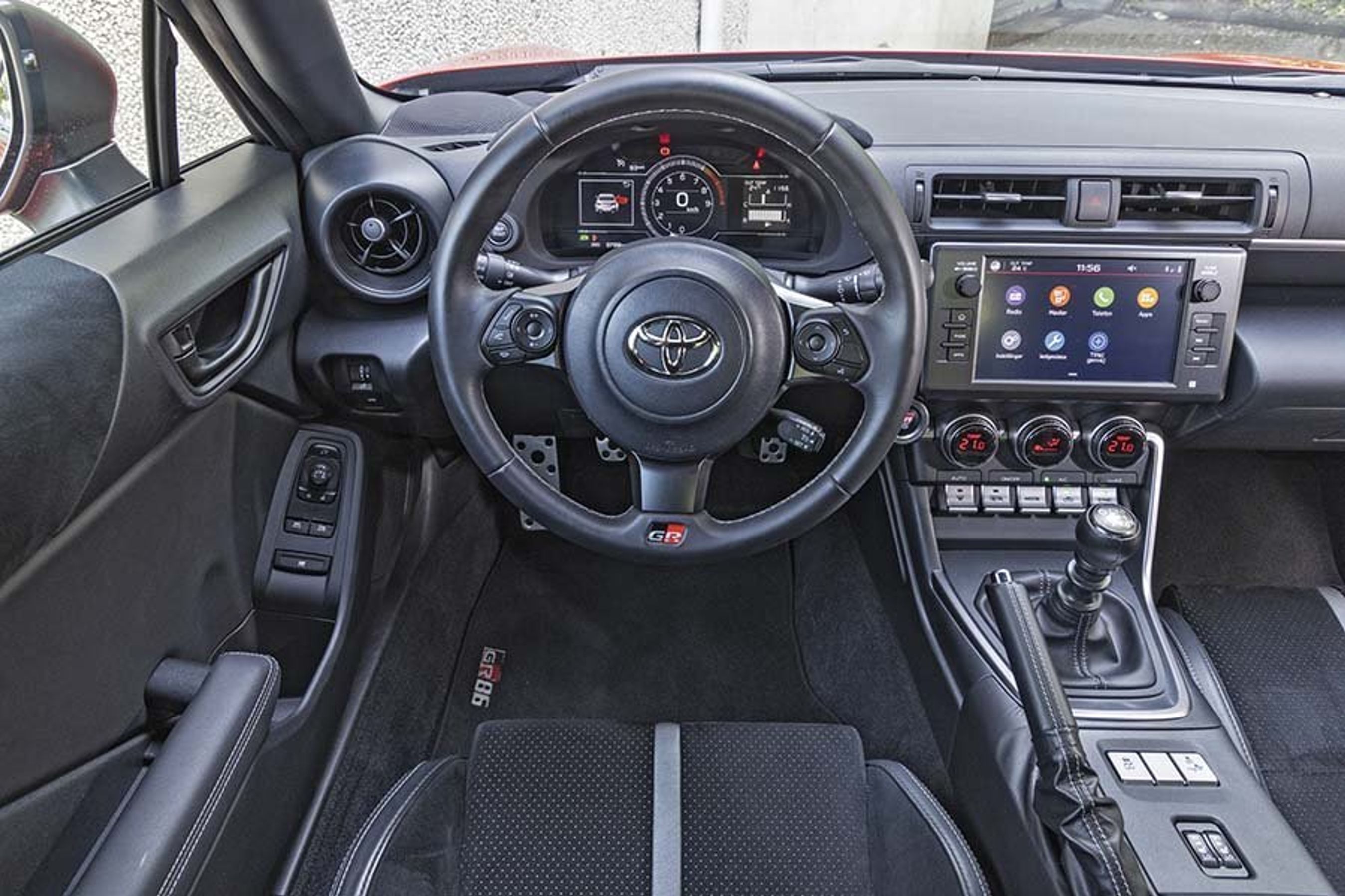 Kabinen i en Toyota GR86. 