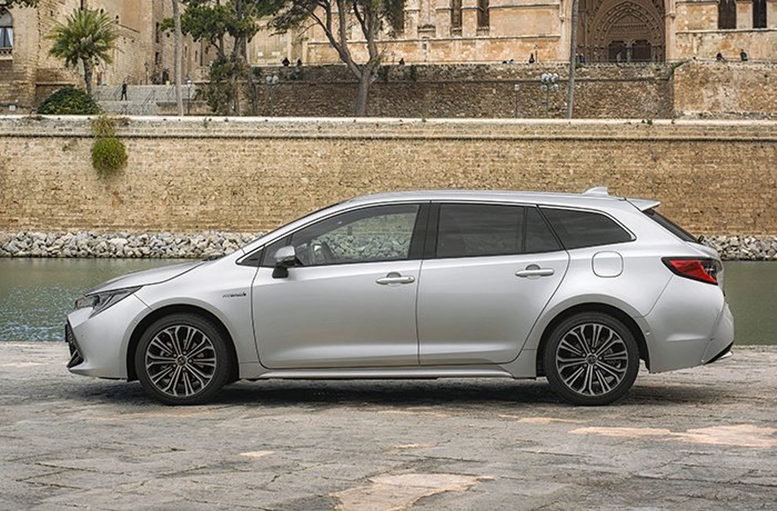 Toyota Corolla fra siden