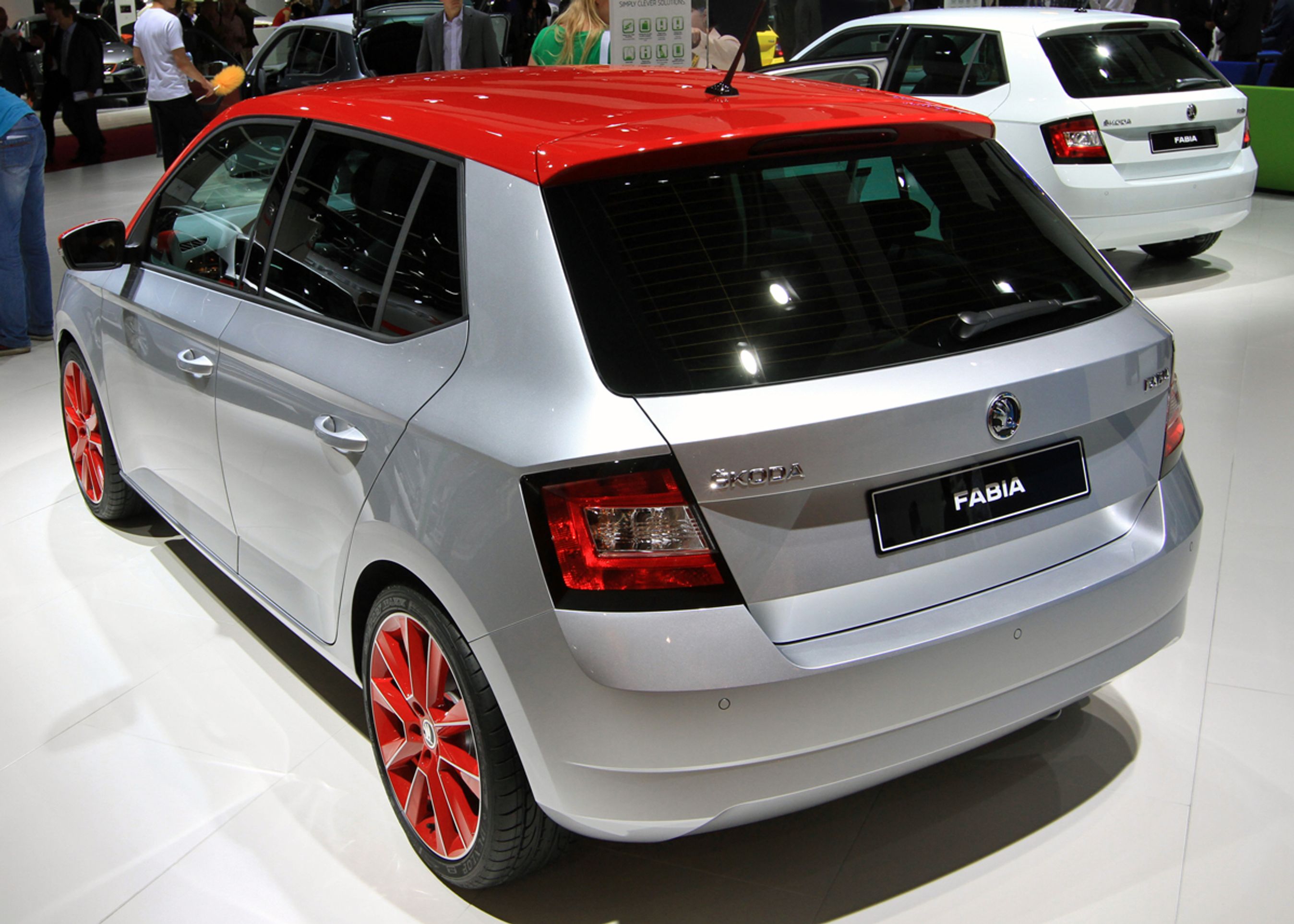 Selv om designet er konservativt, afholder det ikke Skoda fra at lege med farverne på den femdørs Fabia. Foto: Torben Arent, FDM