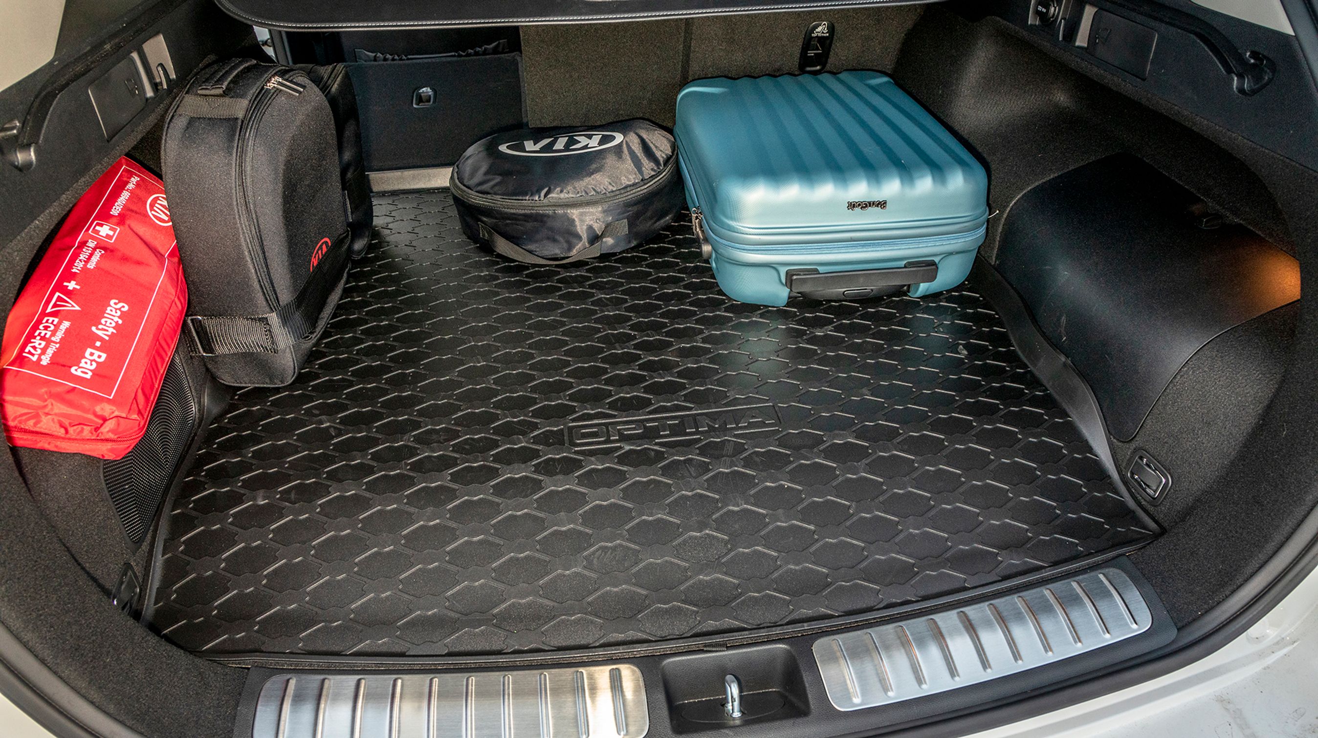 Bagagerummet er stort og let at laste. Med bagsædets ryglæn lagt ned bliver gulvet helt fladt.