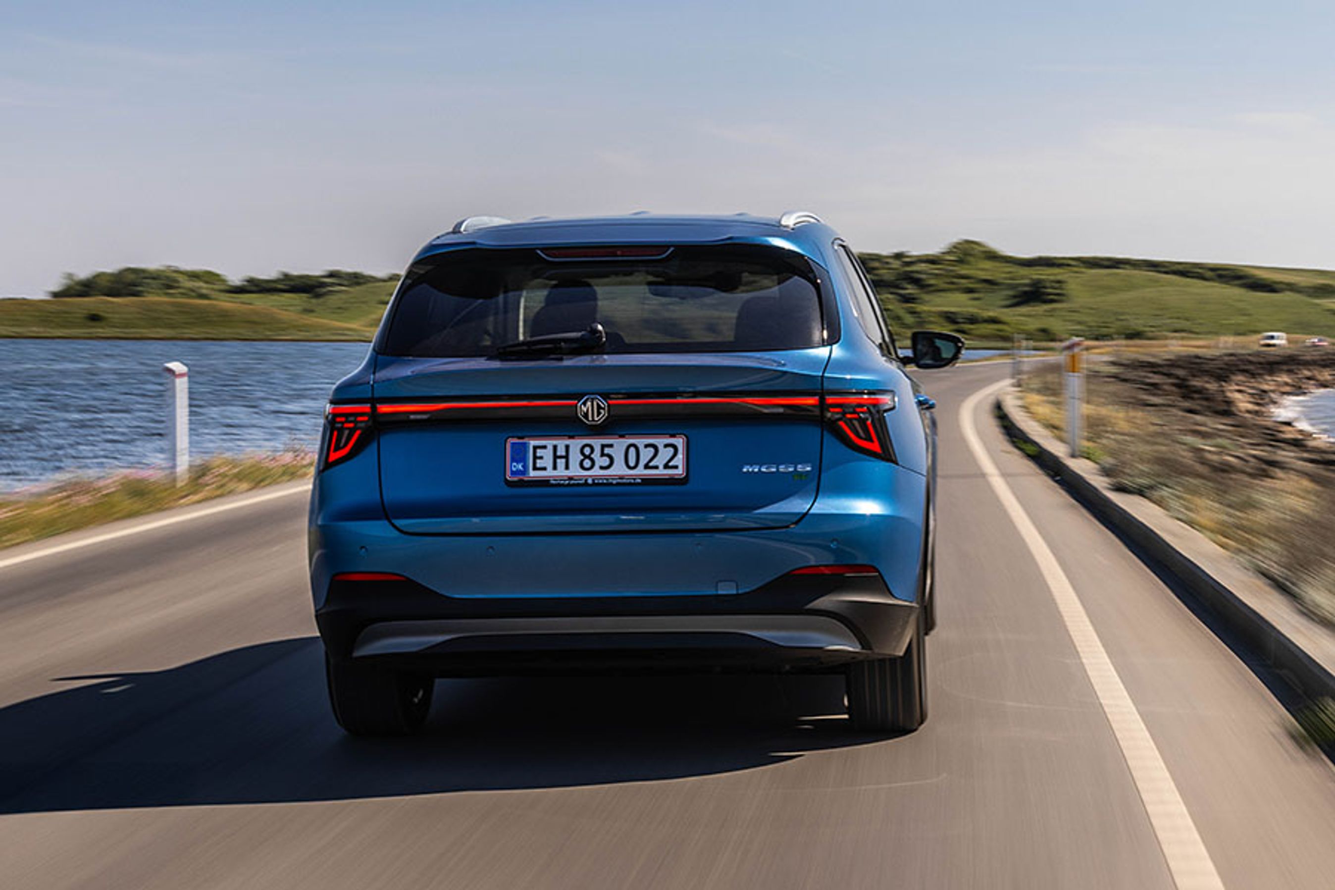 S5 har tagræling som standard i alle udgaver. Det gælder også bagrudevisker.