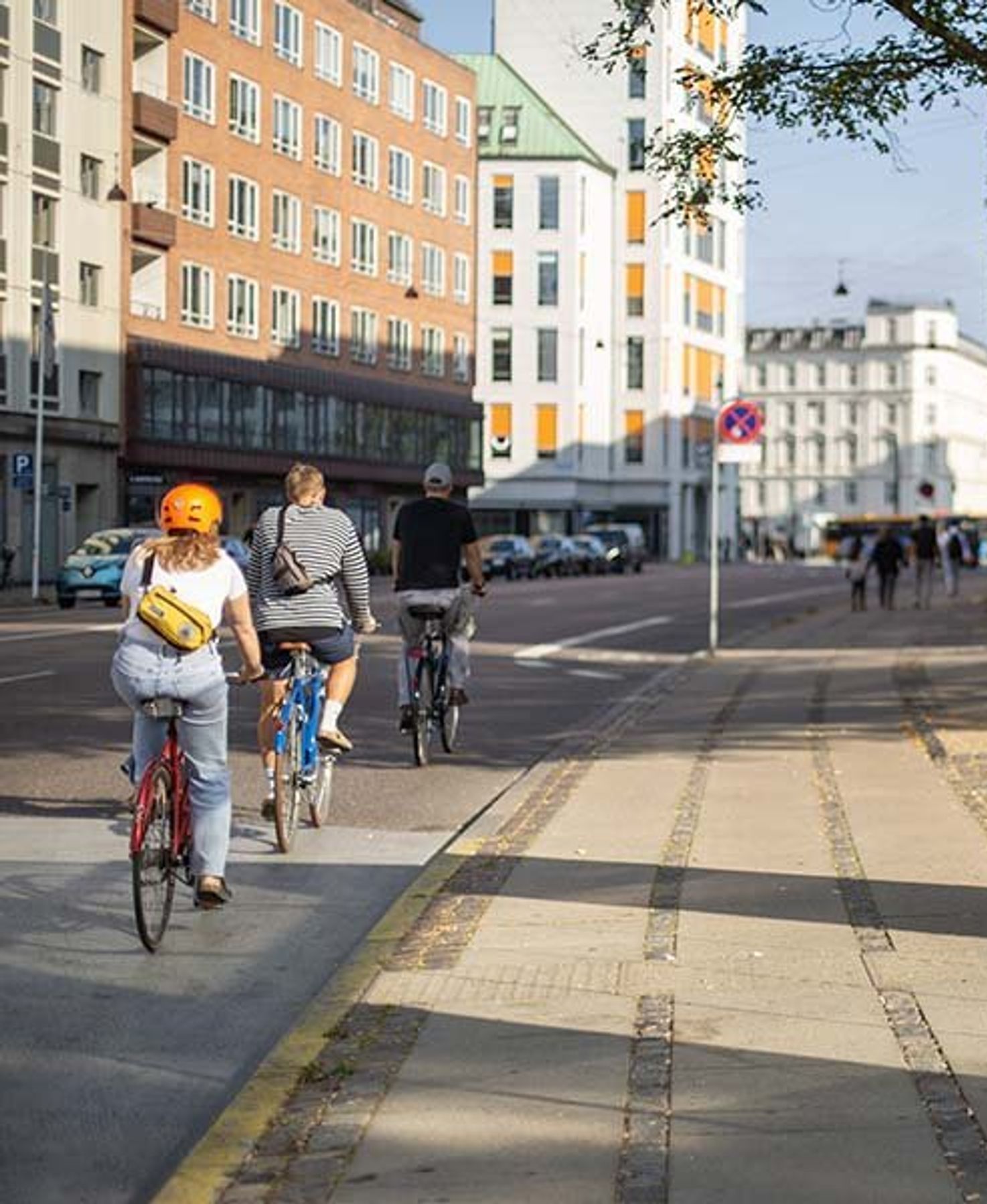 Plakat i busstoppested for bedre cykelkultur