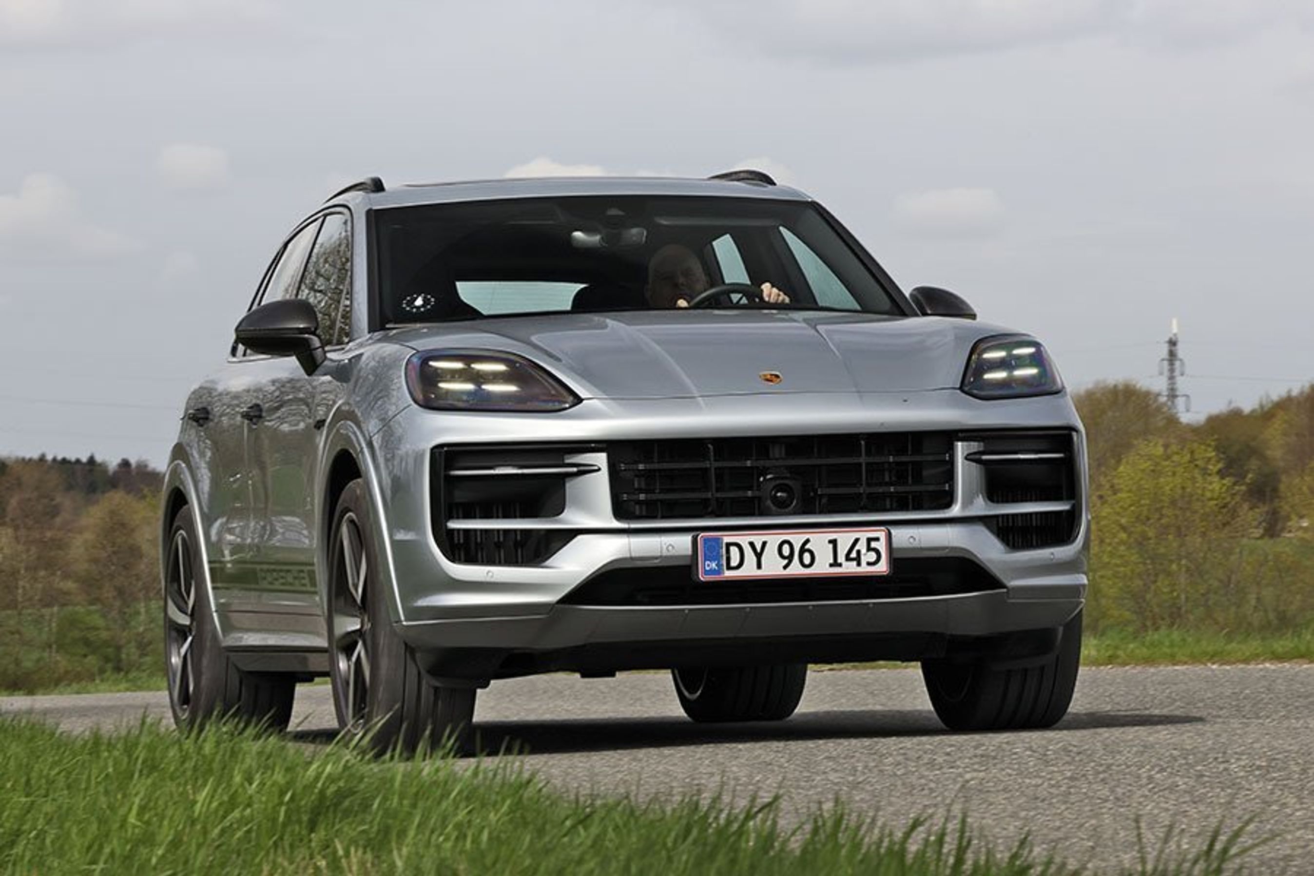 Porsche Cayenne set forfra