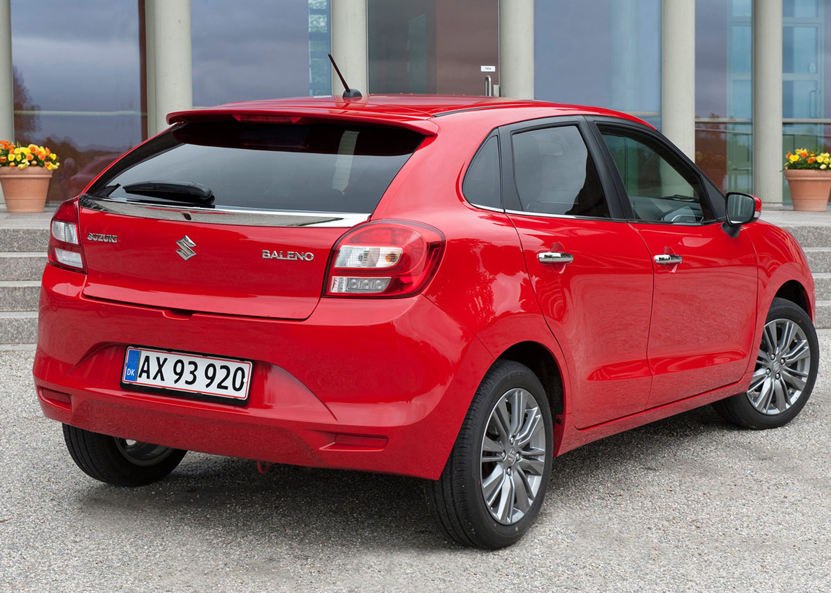 Den nye Baleno udmærker sig bl.a. ved at have klassens største bagagerum. Fotos: Suzuki