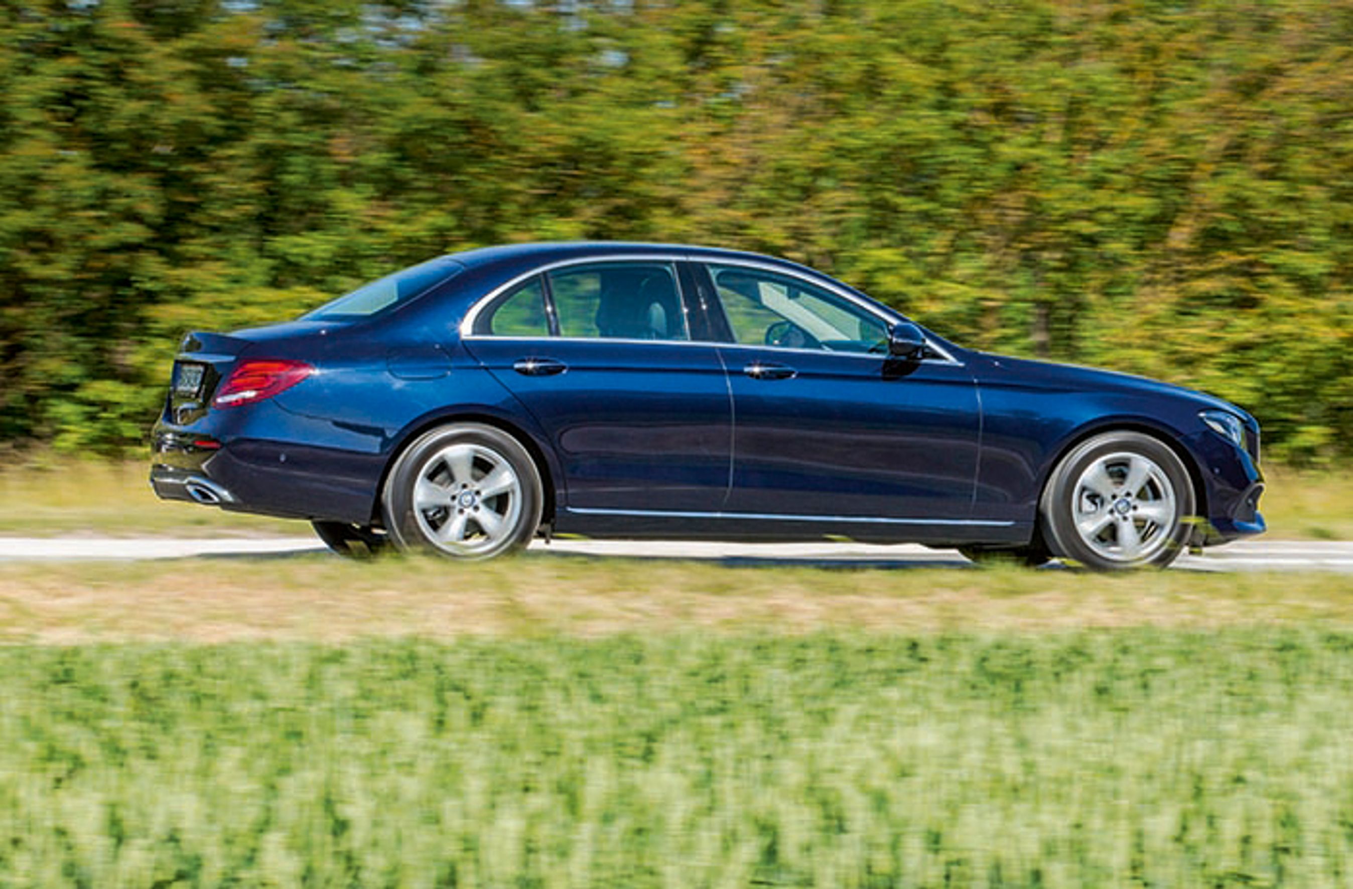 Mercedes E-klasse fra siden