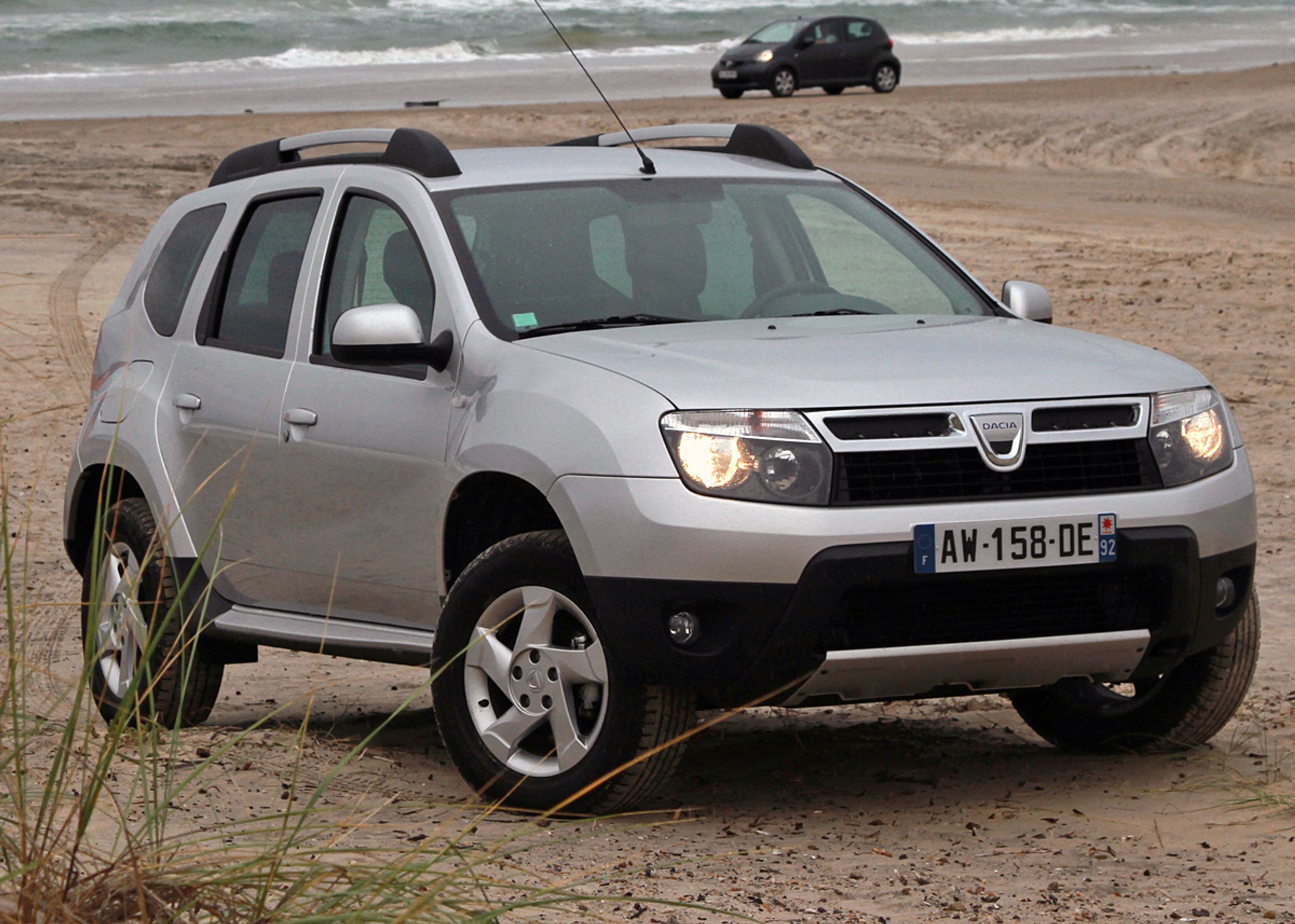 SUV'en Dacia Duster - med mulighed for firehjulstræk - kommer sidst på året. Pris ukendt.