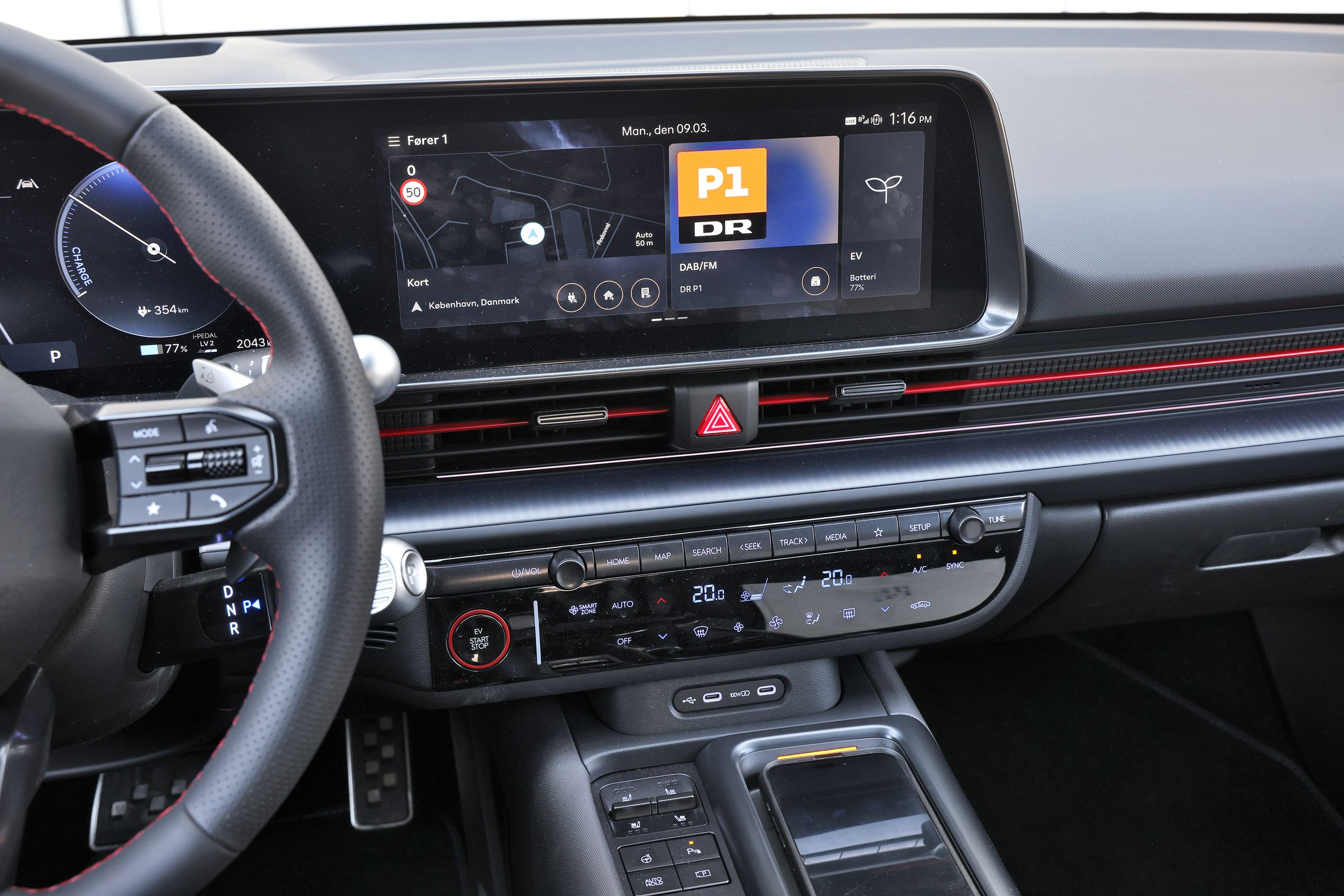 Stor midterskærm i en Hyundai Ioniq 6