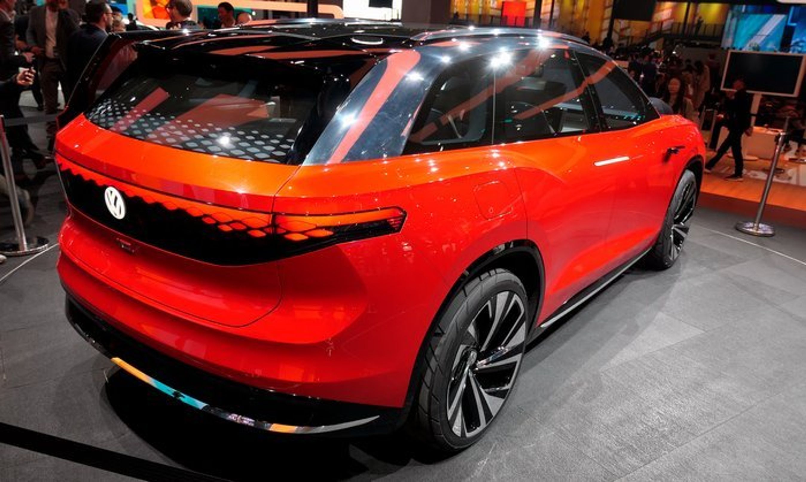 VW ID. Roomzz set bagfra. Der er plads til syv personer.