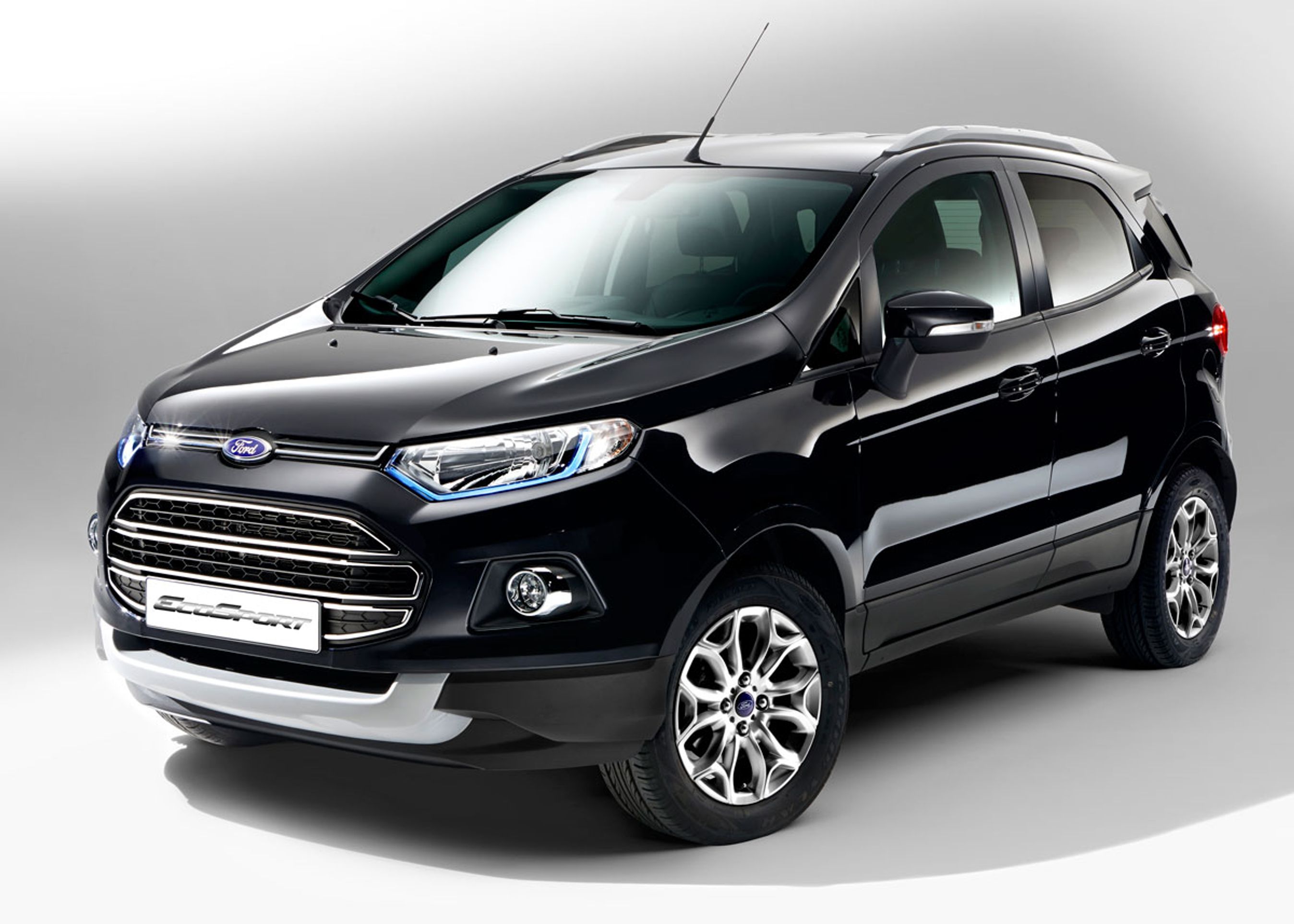 Fords kompakte crossover med det besynderlige navn Ecosport, er en fire meter lang crossover i 200.000 kroners-klassen. De danske priser kendes endnu ikke. Fotos: Ford