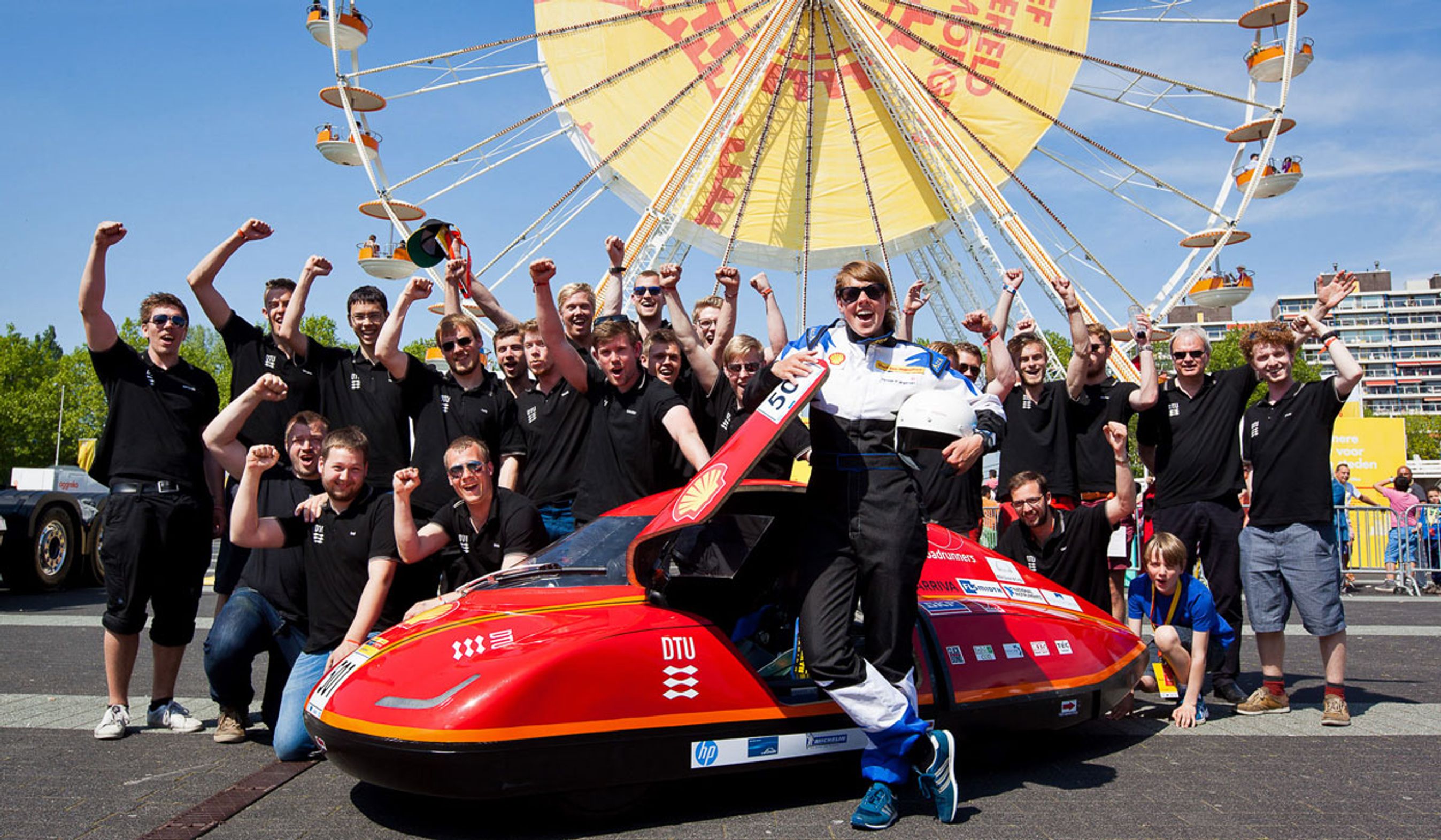 Velfortjent jubel hos DTU Roadrunners. Holdet vinder atter Shell Eco-marathon i kategorien alternativt brændstof.