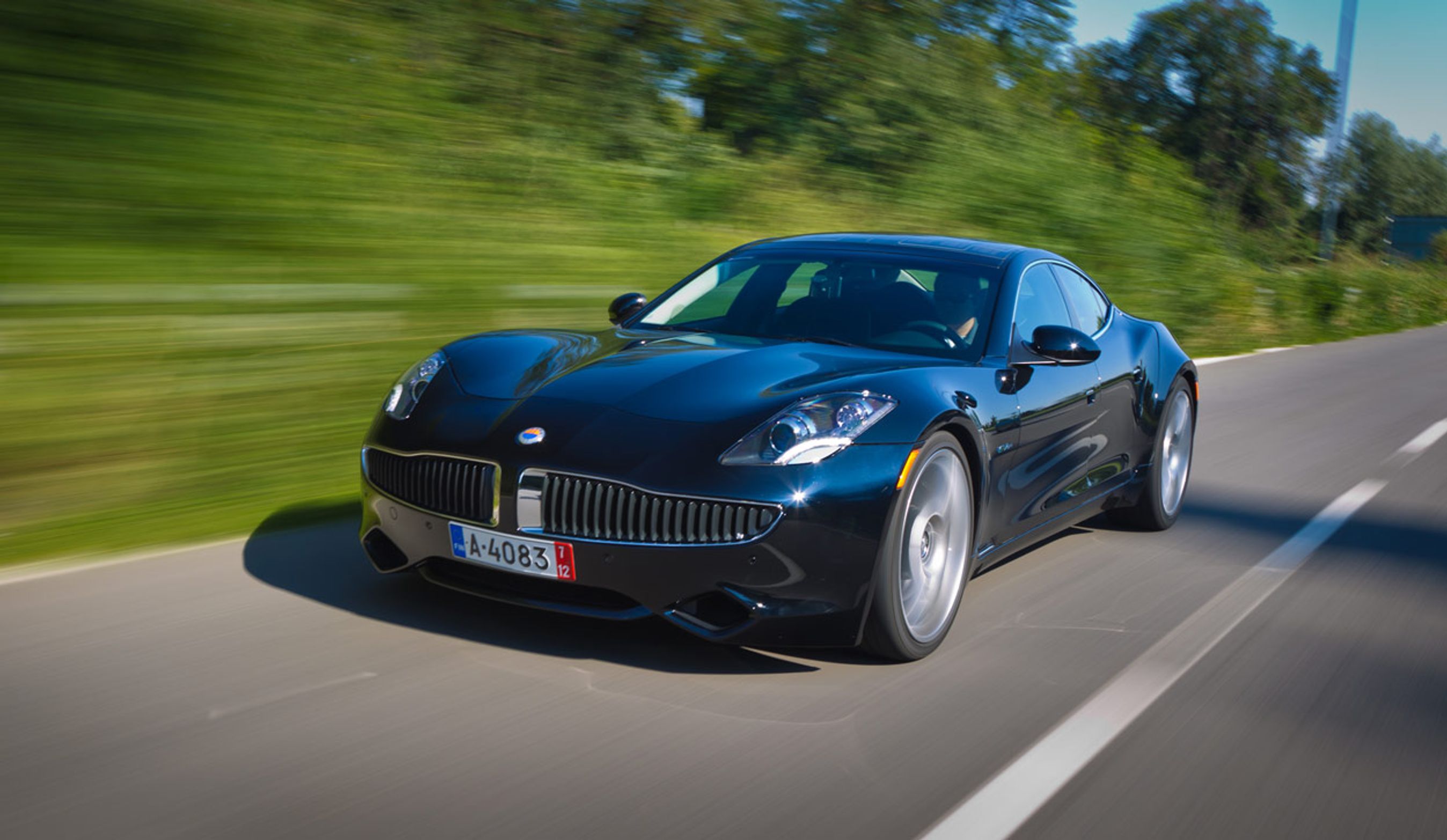 Fisker Karma er en fem meter lang luksuselbil med fire døre, fire siddepladser, to elmotorer og en benzinmotor.