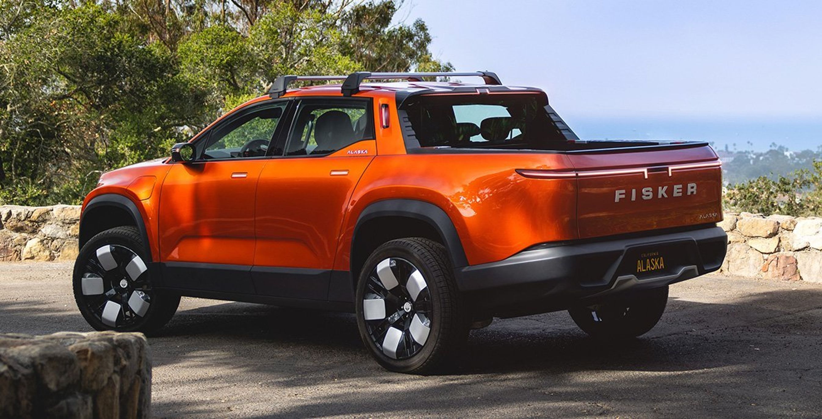Orange Fisker Alaska set bagfra.