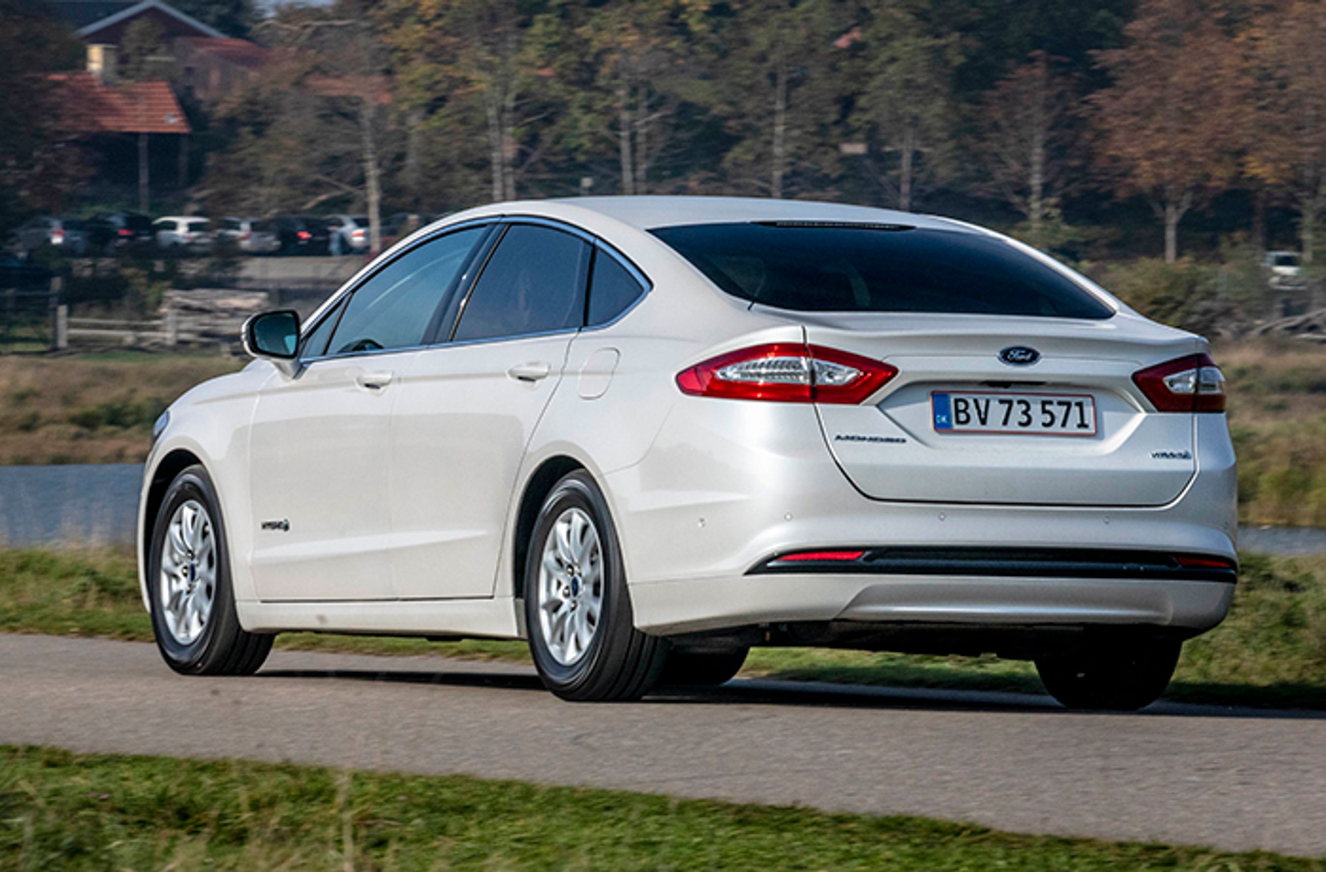 Ford Mondeo Hybrid bagfra