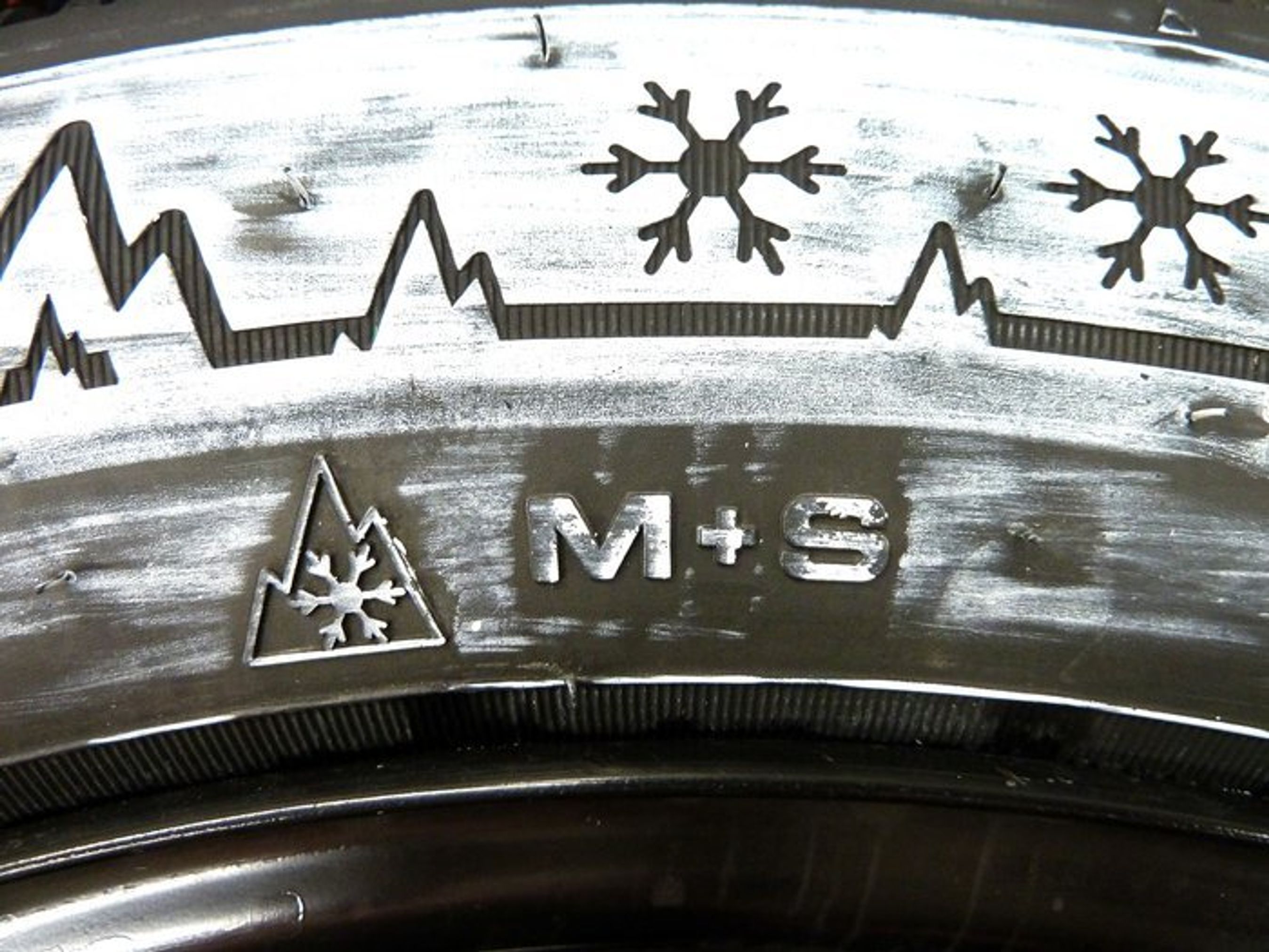 Sådan kan du kende et vinterdæk