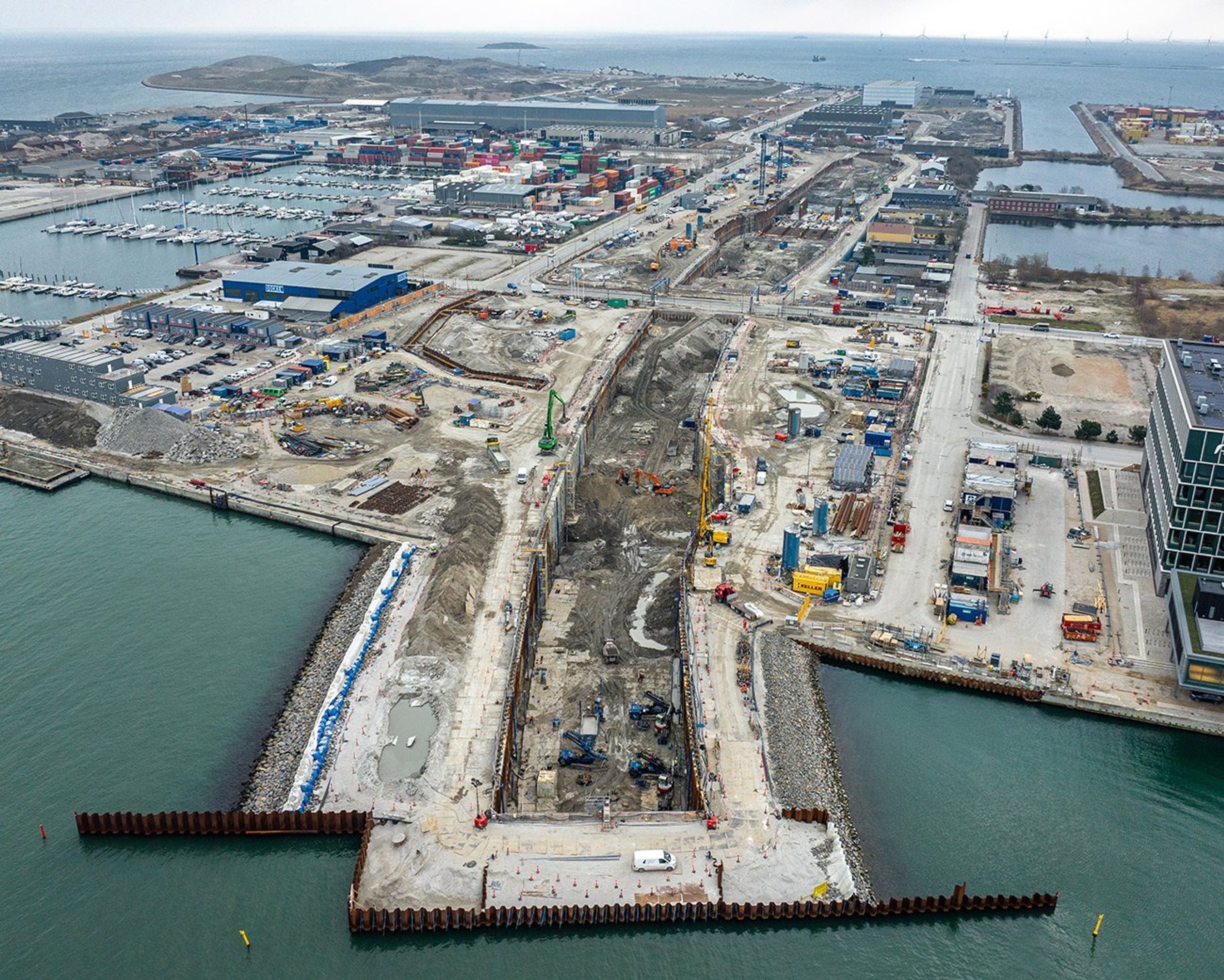 Luftfoto af tunnebyggeri.