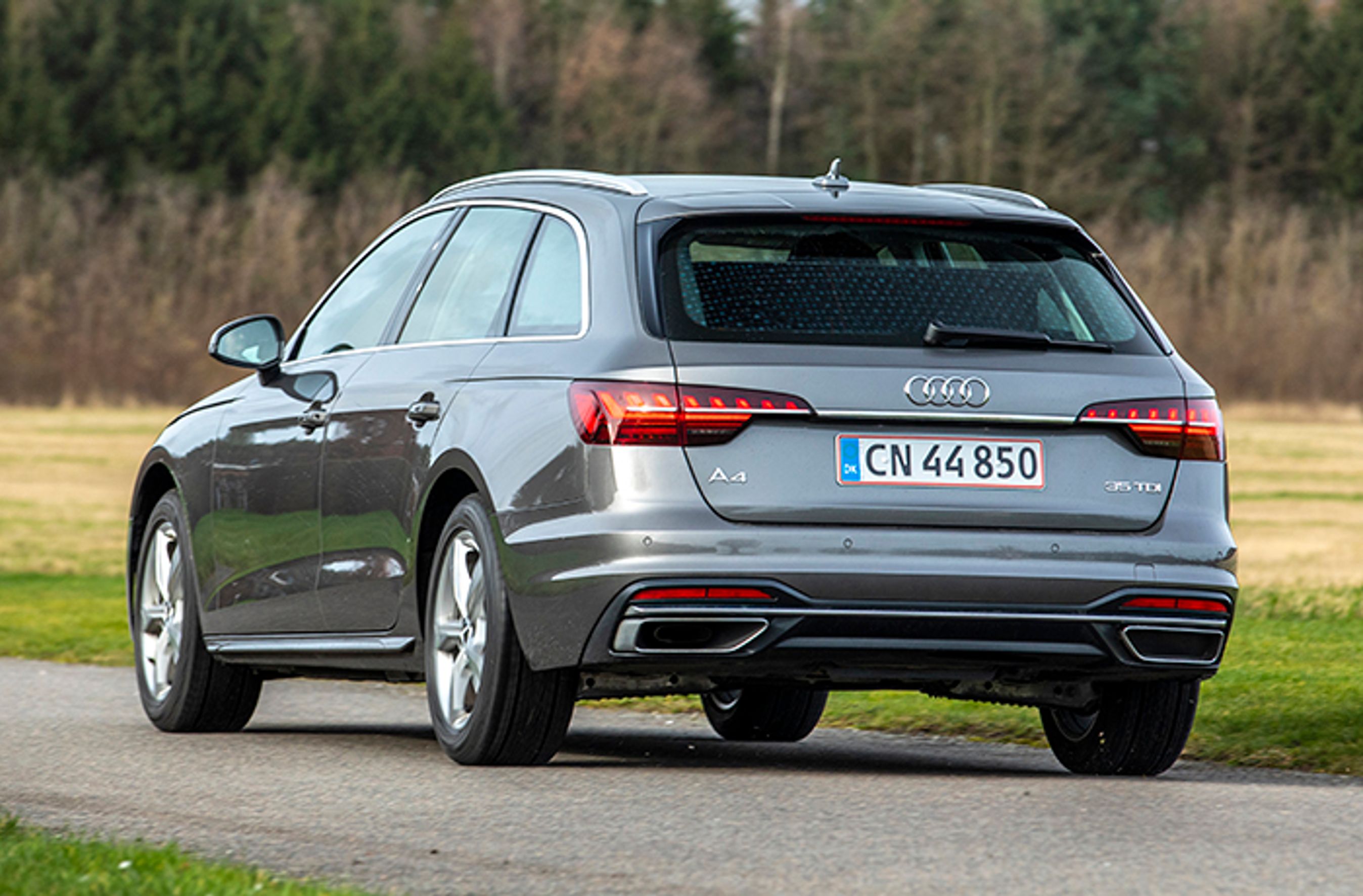 Audi A4 Avant set bagfra