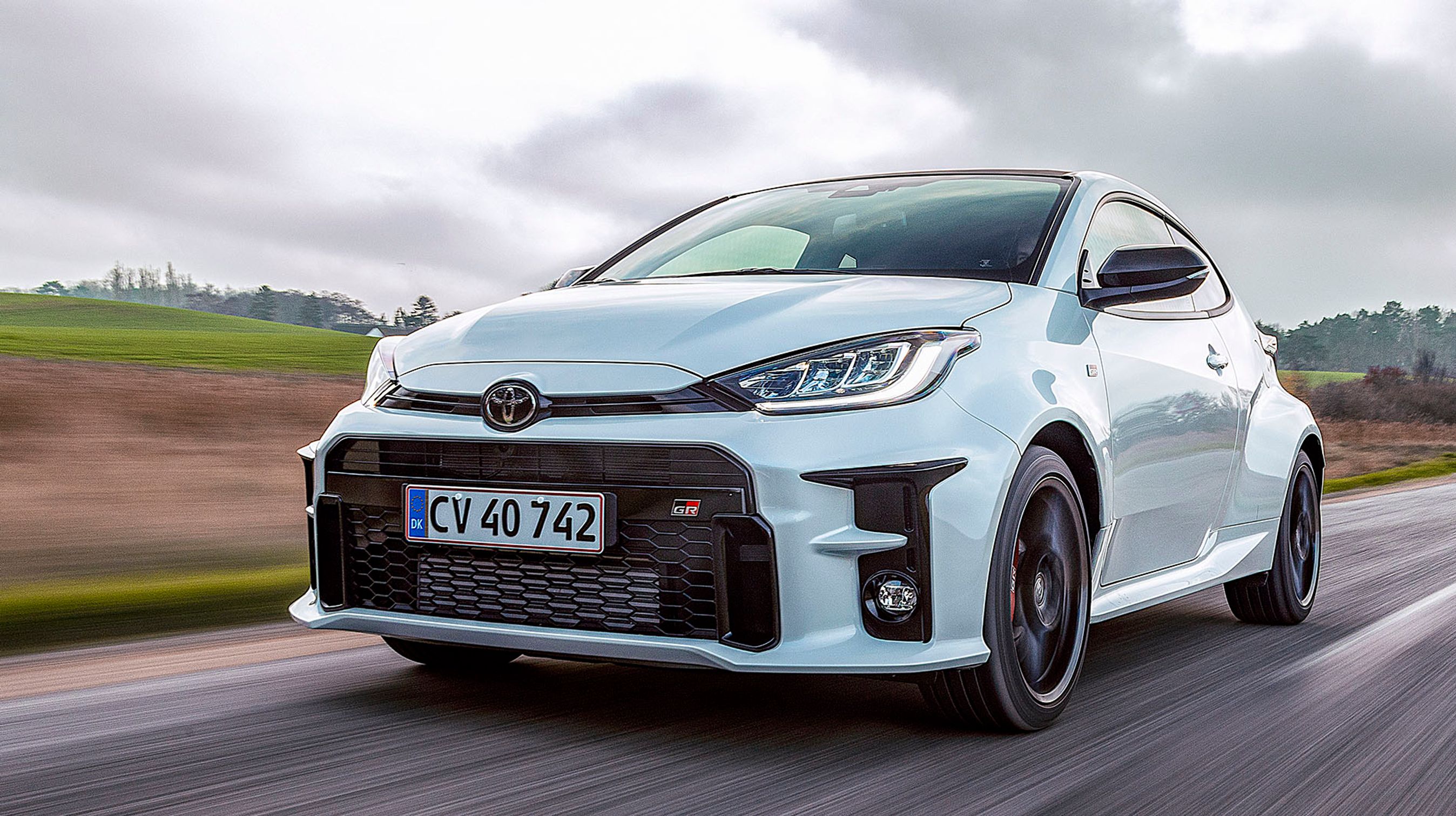 Toyota GR Yaris er en racerbil til gadebrug. Den er baseret på den nye Yaris, men stort set alle dele er ændret, og det giver bilen sit eget udseende.