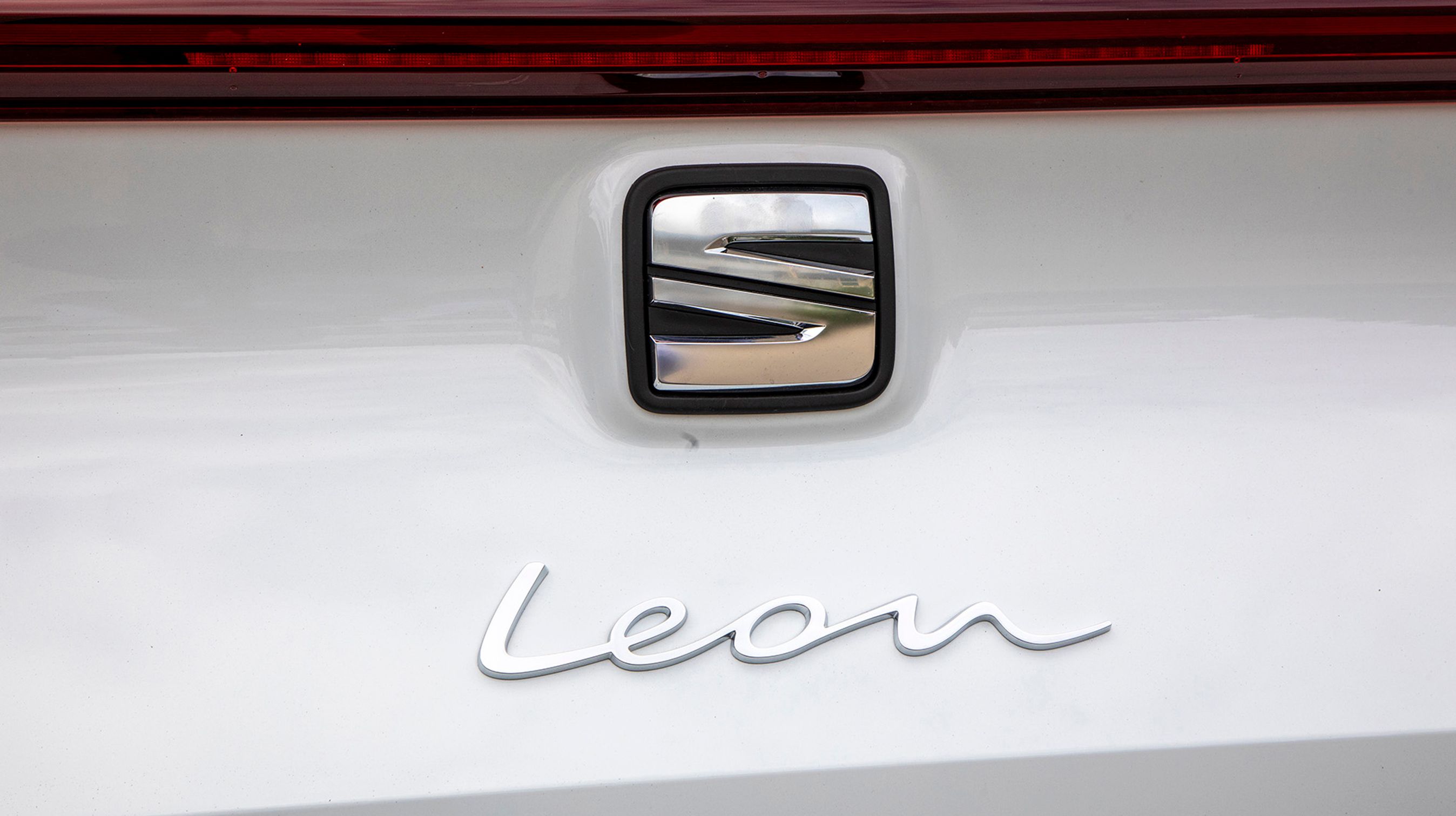 Seat er gået over til at skrive bilmodellernes navn med skråskrift. Det dukker op på alle fremtidige modeller.