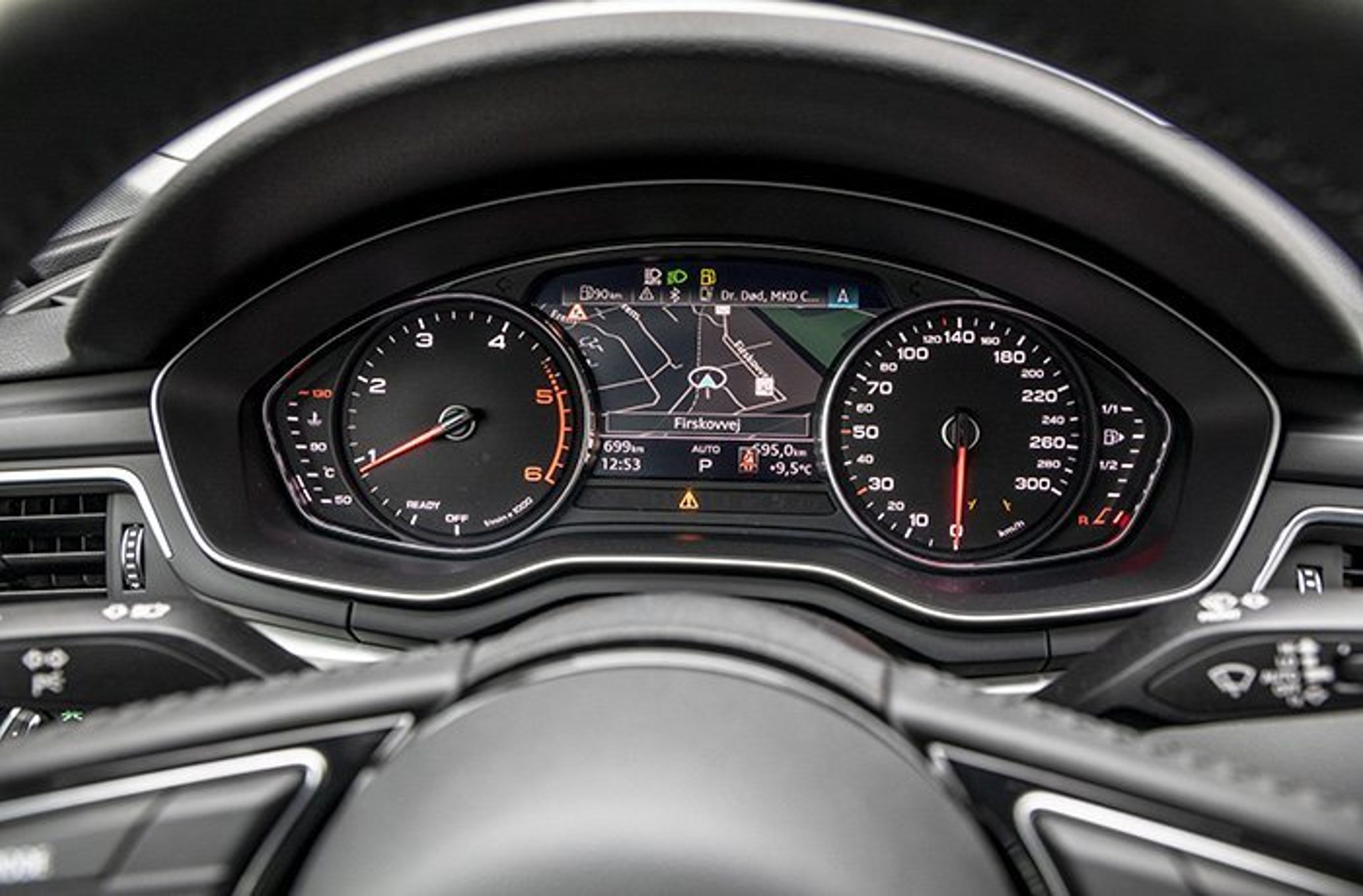 Instrumenthus i Audi A4