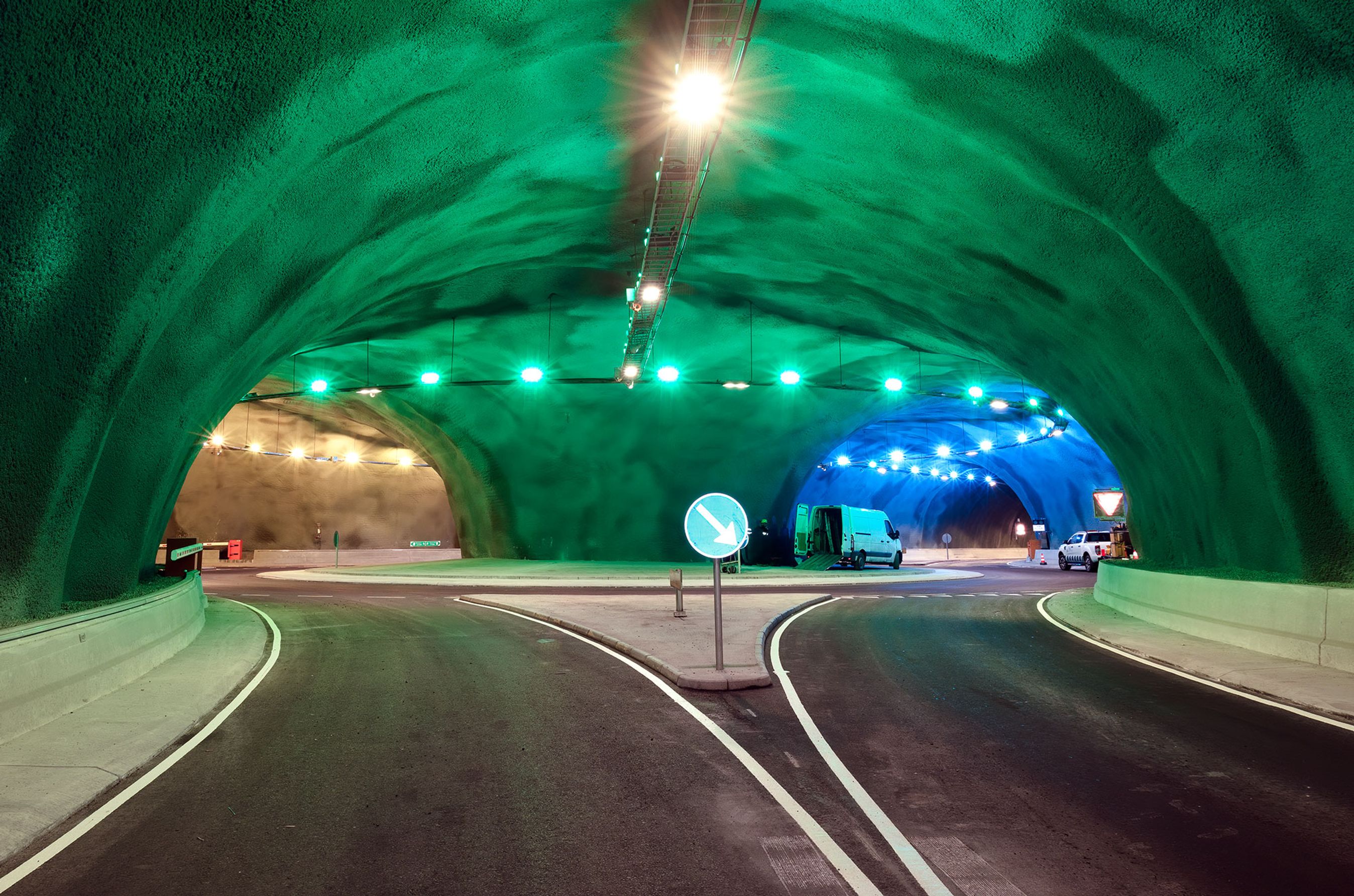 Rundkørslen ligger næsten 200 meter under havoverfladen. Fotos: Ólavur Frederiksen
