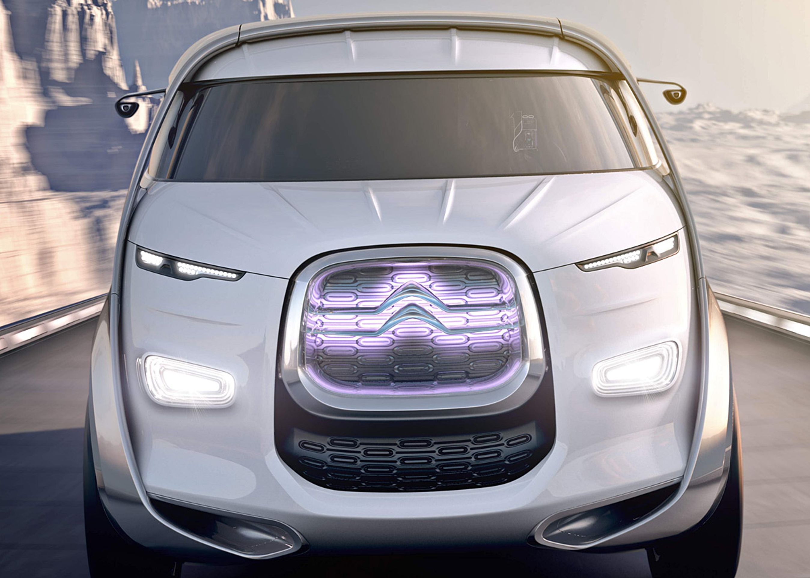 De tydelige profiler i fronten og de to karakteristiske stolper ved forruden leder tankerne hen på den historiske varevogn HY.