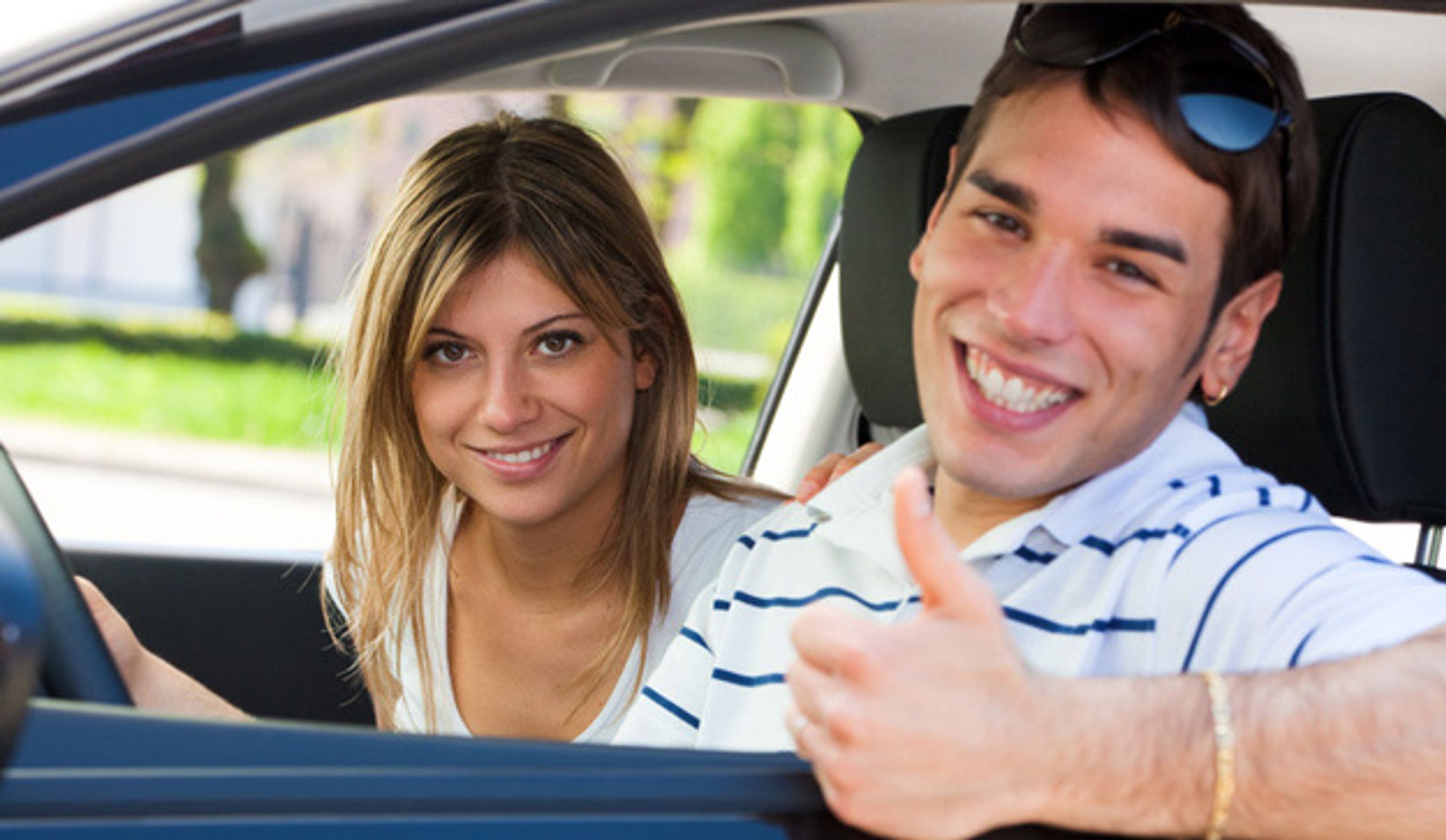 Unge på ned til 19 år kan nu leje bil på særlige vilkår.