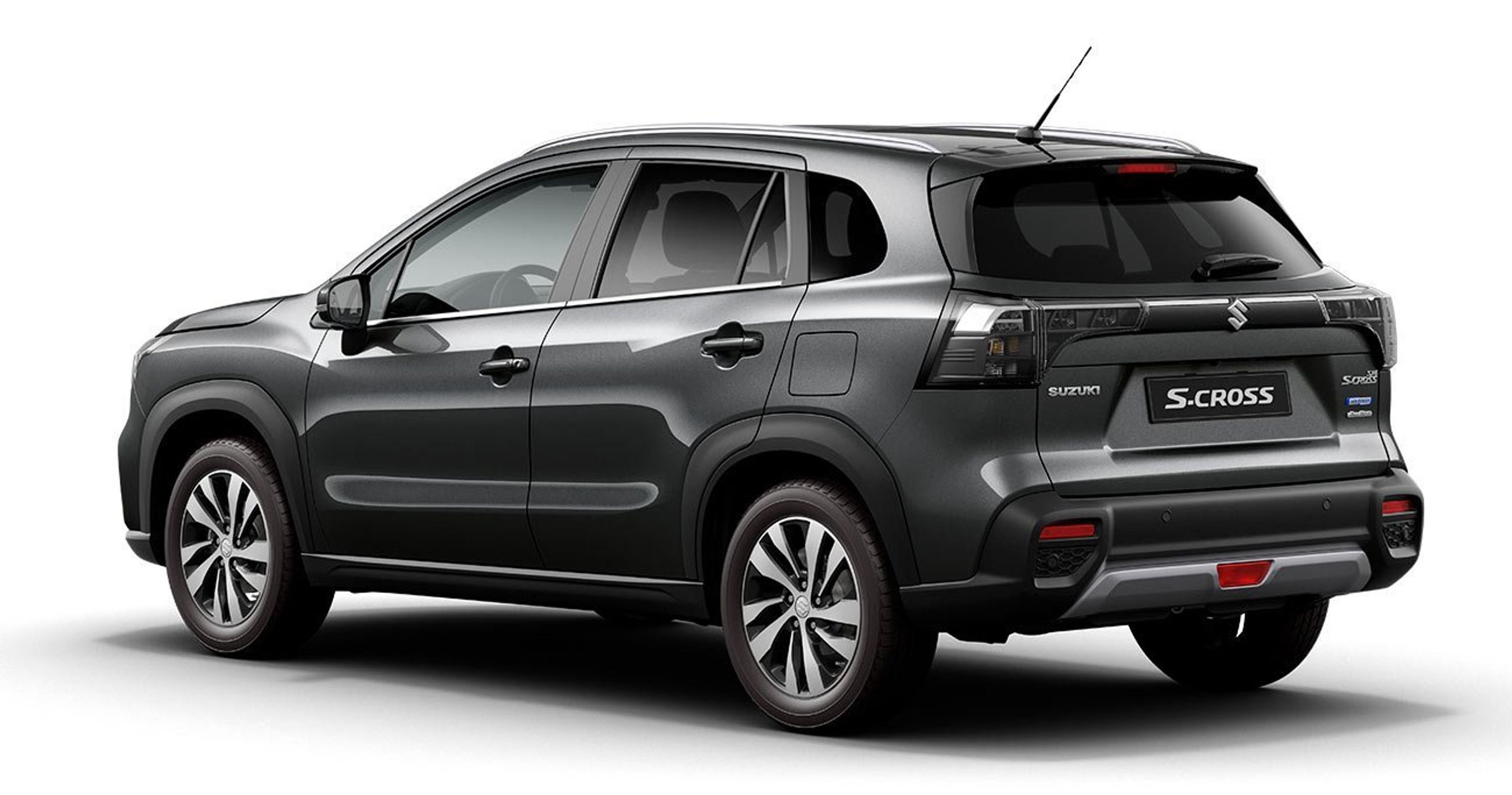 Suzuki S-Cross har fået LED-lygter overalt. Nyt er også, at bilen automatisk kan bremse under bakning.