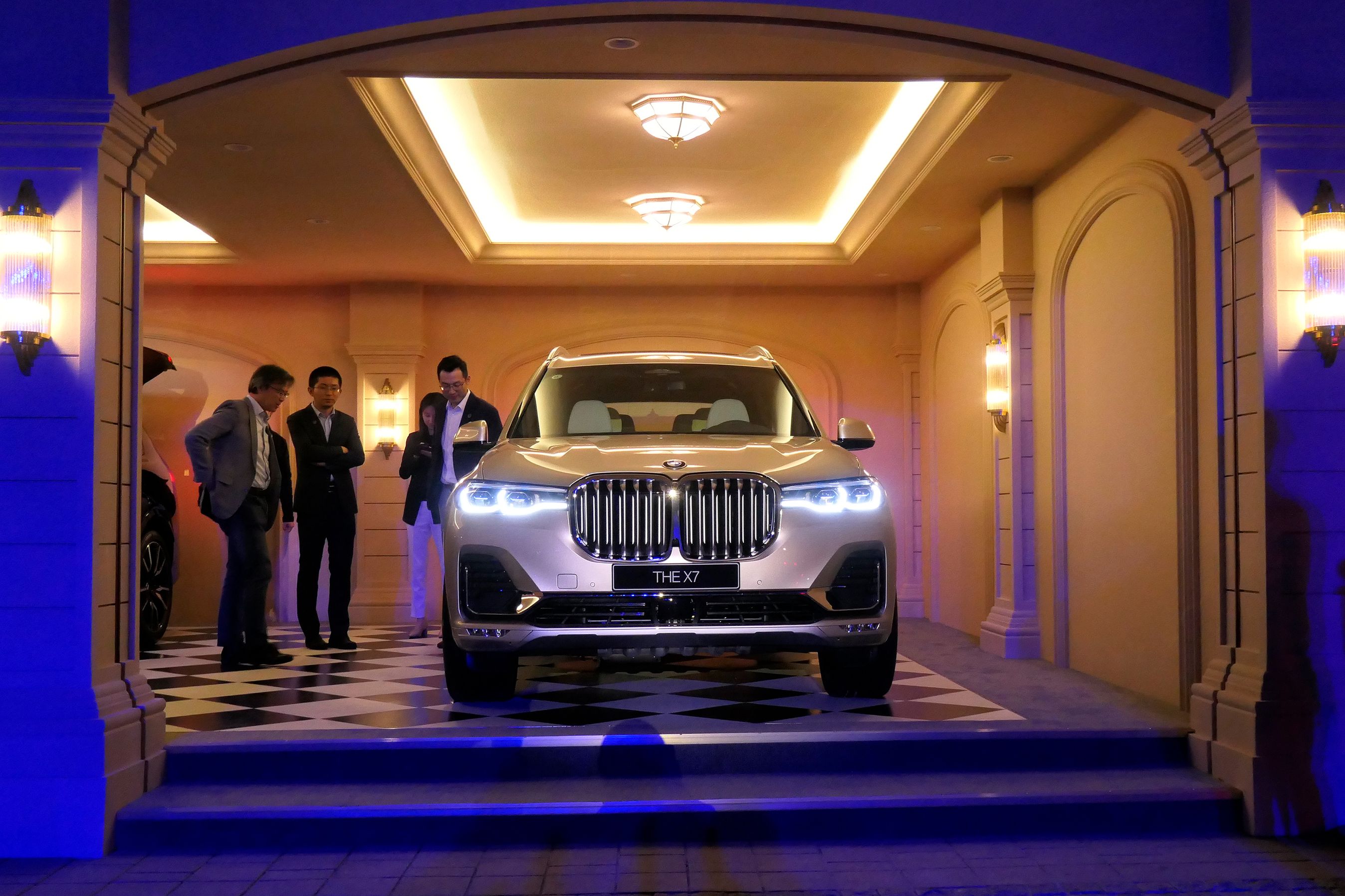 BMW X7 minder noget om Rolls-Royce lige forfra.