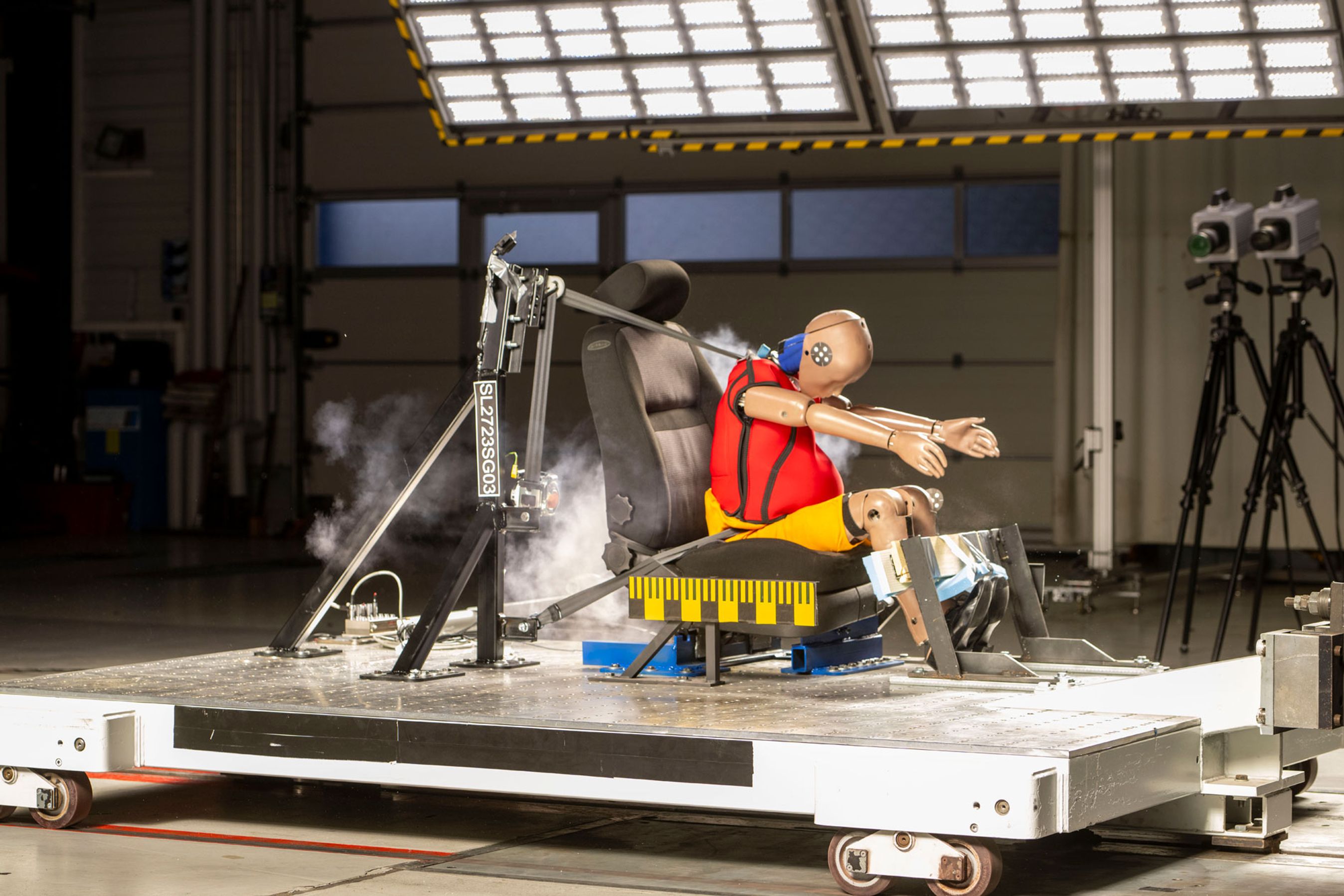 Crashtest af graviddukke på bilsæde