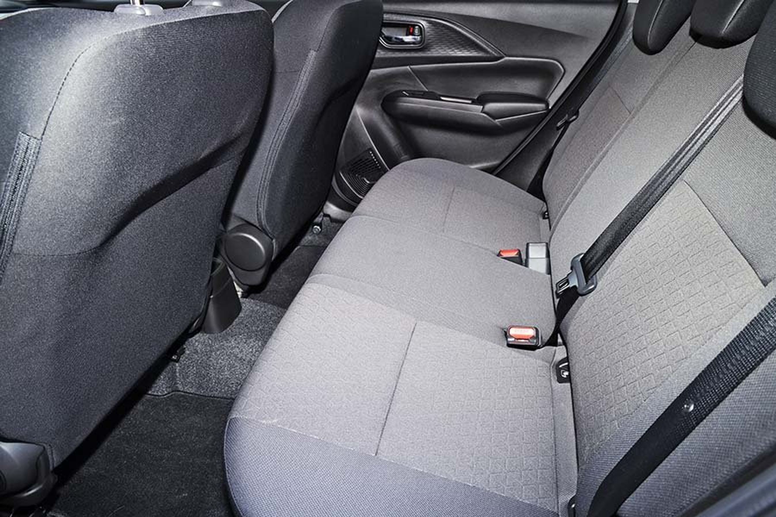 Bagsæde i en Suzuki Swift