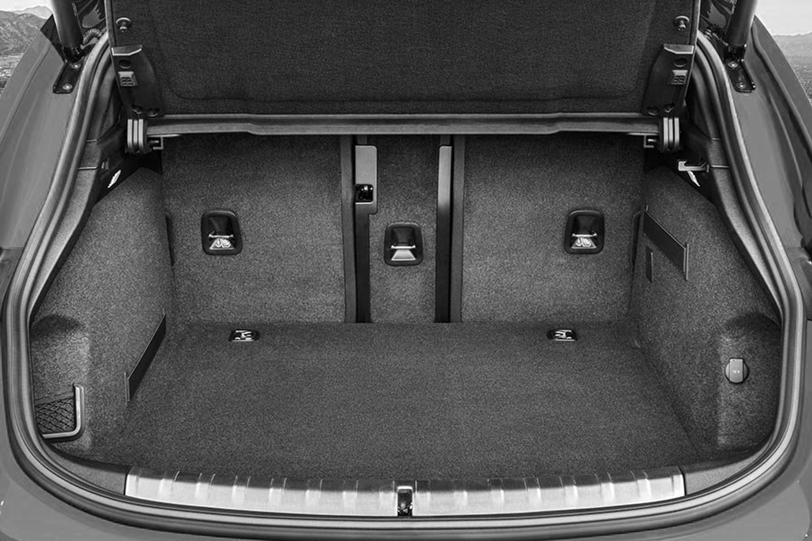 Bagagerummet i Taycan Sport Turismo er 446 liter, med mindre du køber det store Bose anlæg