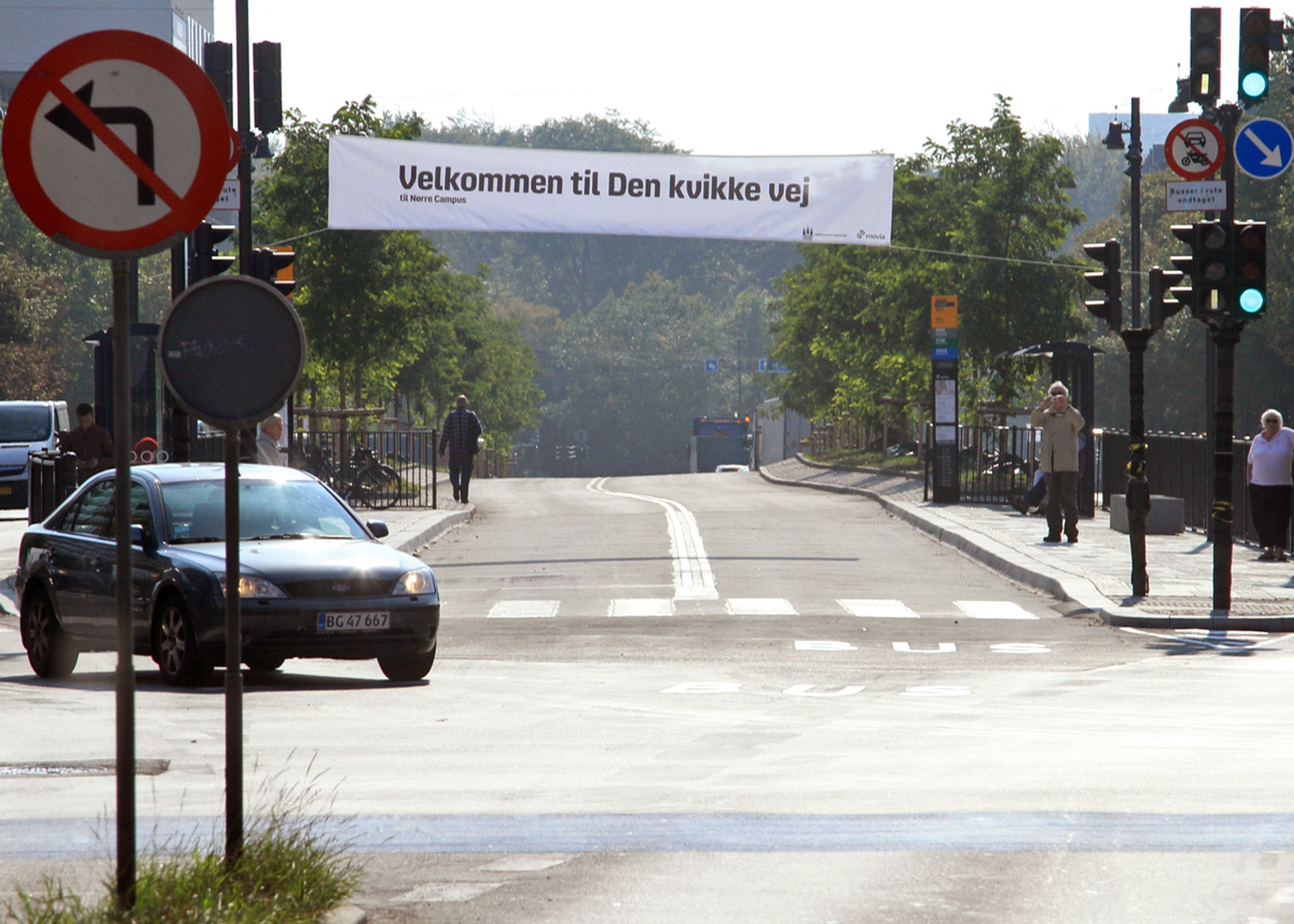 "Den kvikke vej" lyder reklamesloganet for den nye busgade. Det har været muligt at plante flere træer med vejens nye layout.