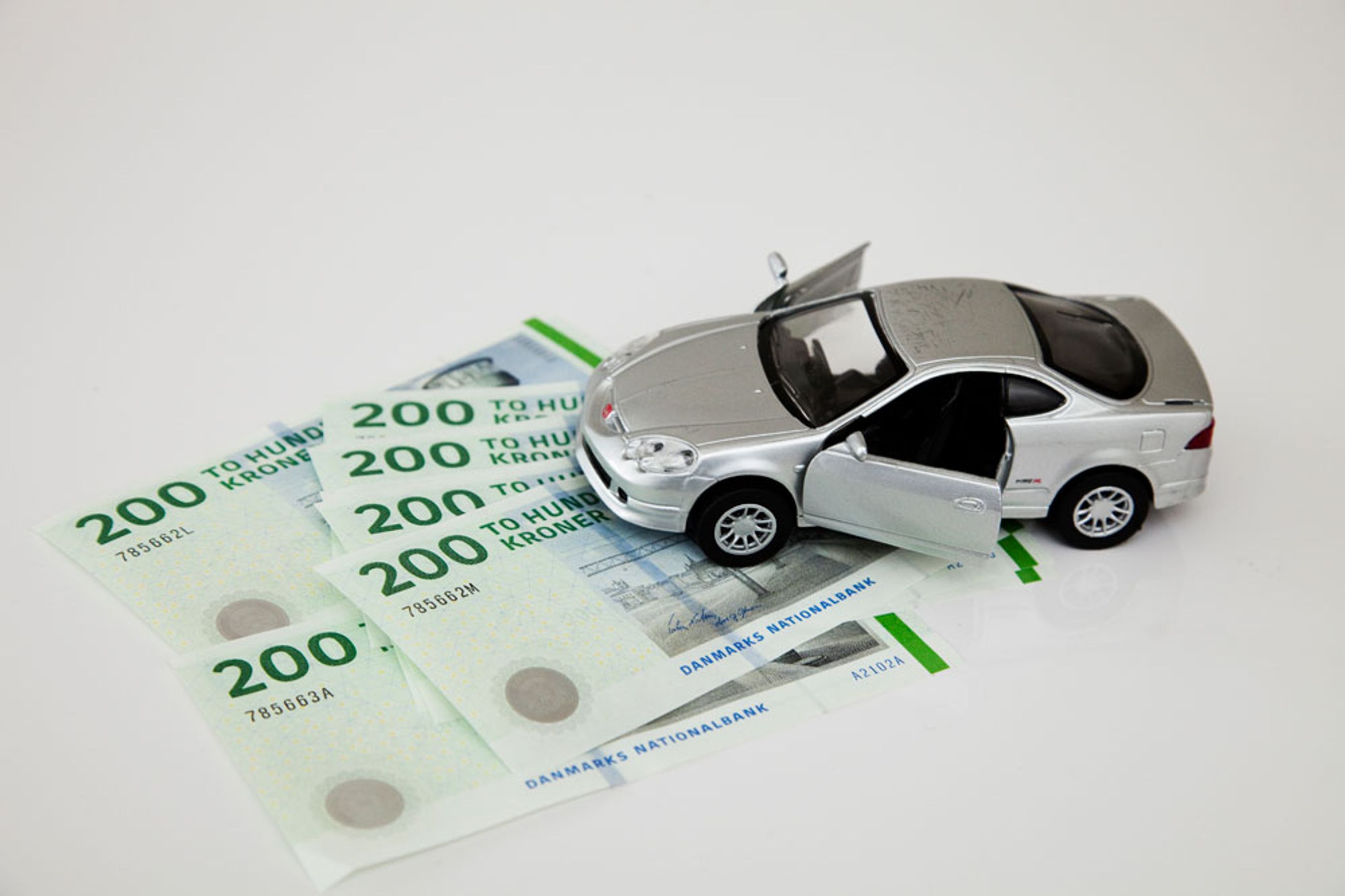 Registreringsafgiften sættes ned.