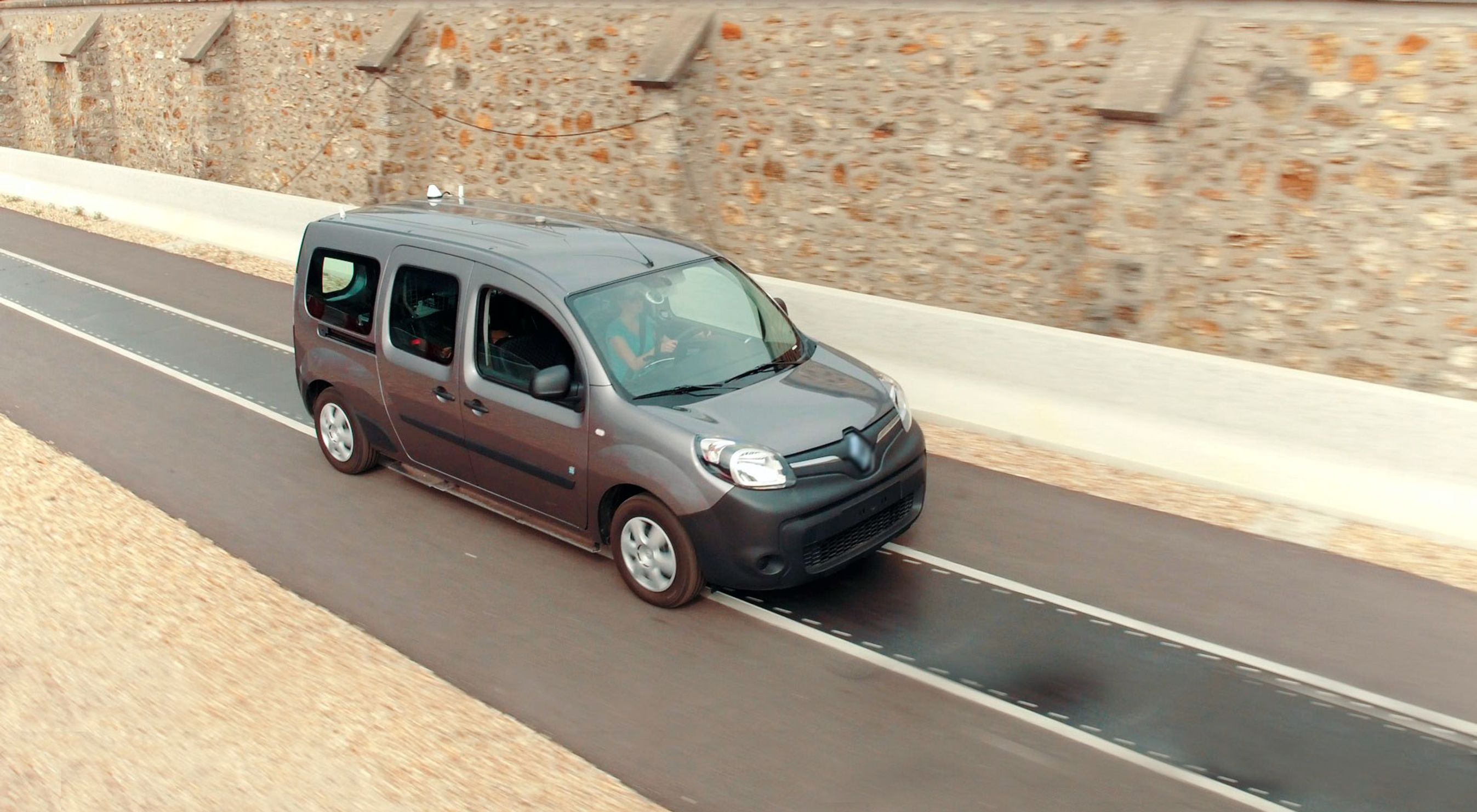 Renault har en kort testbane, hvor selve teknikken afprøves.