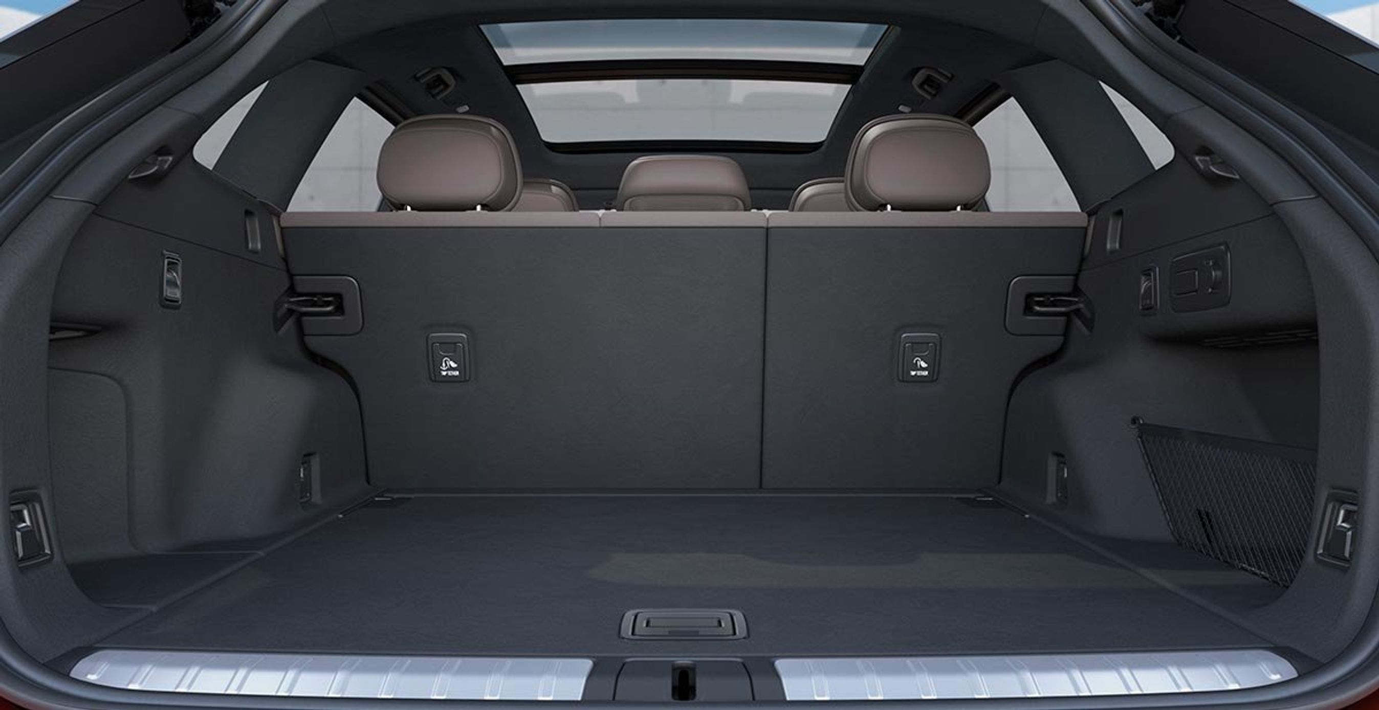 Bagagerummet er stort og reelt. Nio angiver det til 658 liter. Om det følger den europæiske norm for bagagerumsmål er uvist.