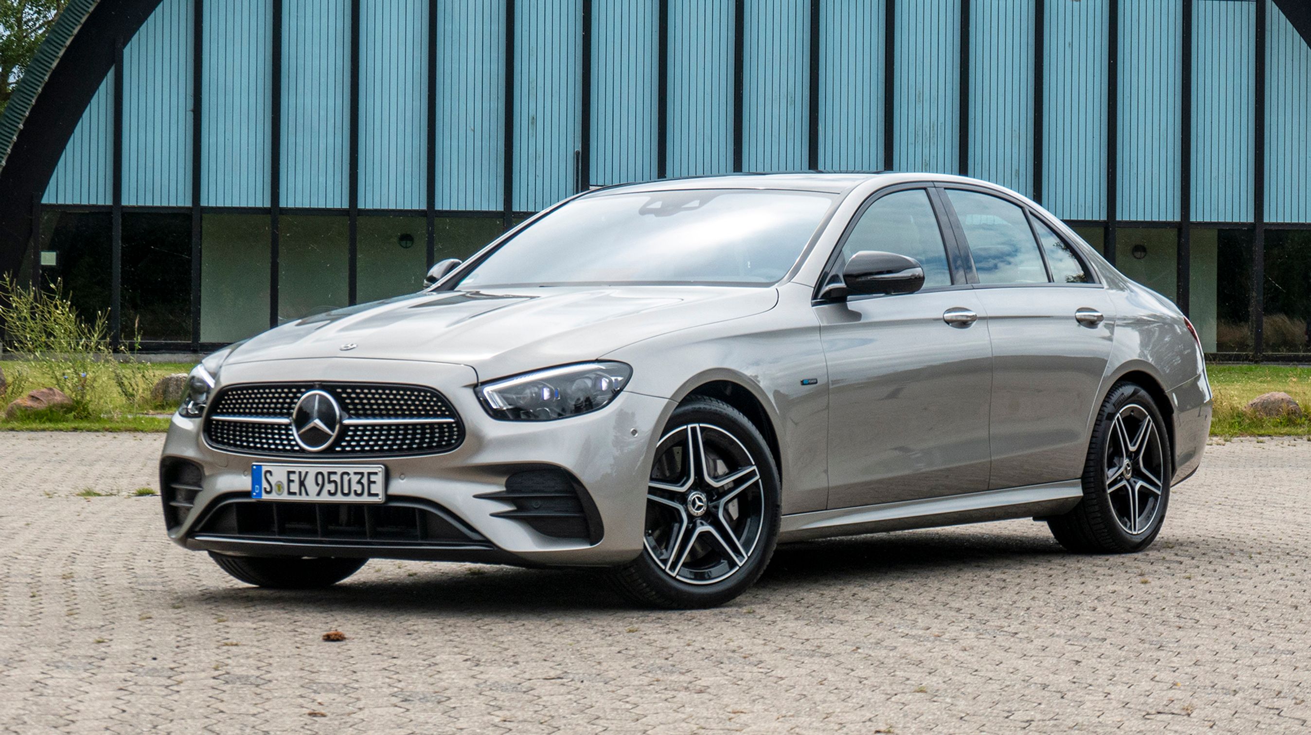 Den faceliftede Mercedes-Benz E-klasse har fået en ret tydelig ændring af fronten. Her er det AMG-design-udgaven.