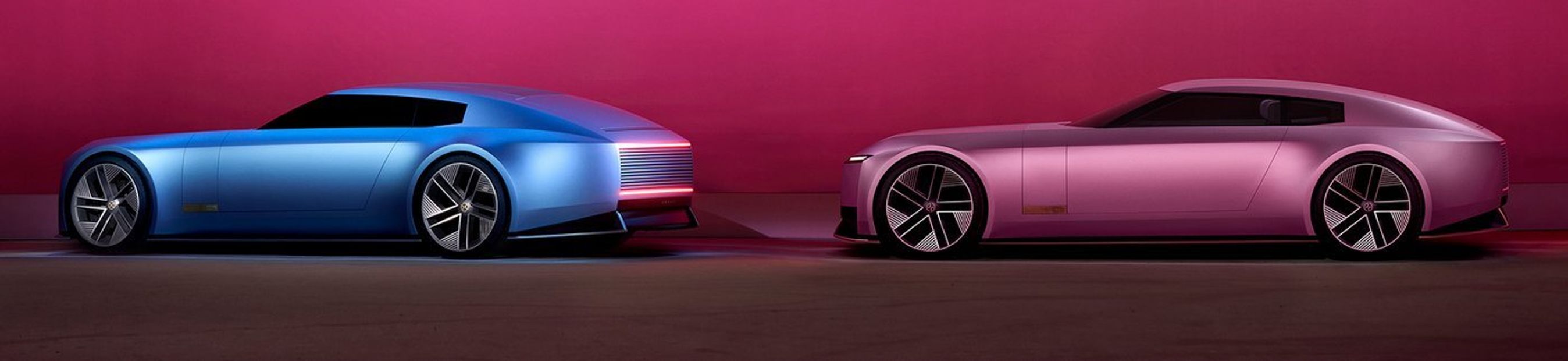 To Jaguar Type 00 i profil.