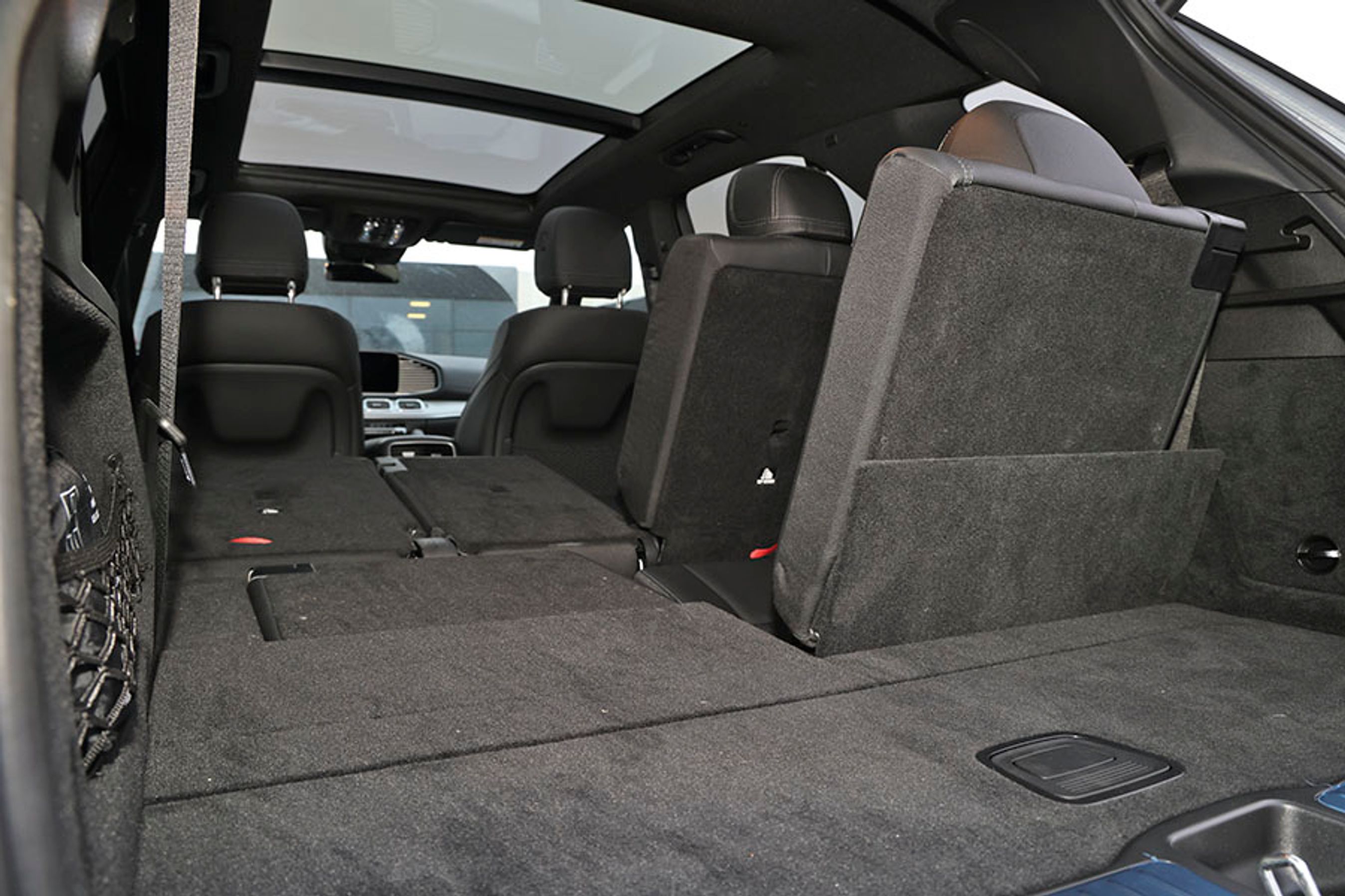 Tredje sæderække koster 21.000 kroner ekstra, og består af to individuelle sæder, der kan foldes ned i gulvet, når de ikke er i brug.