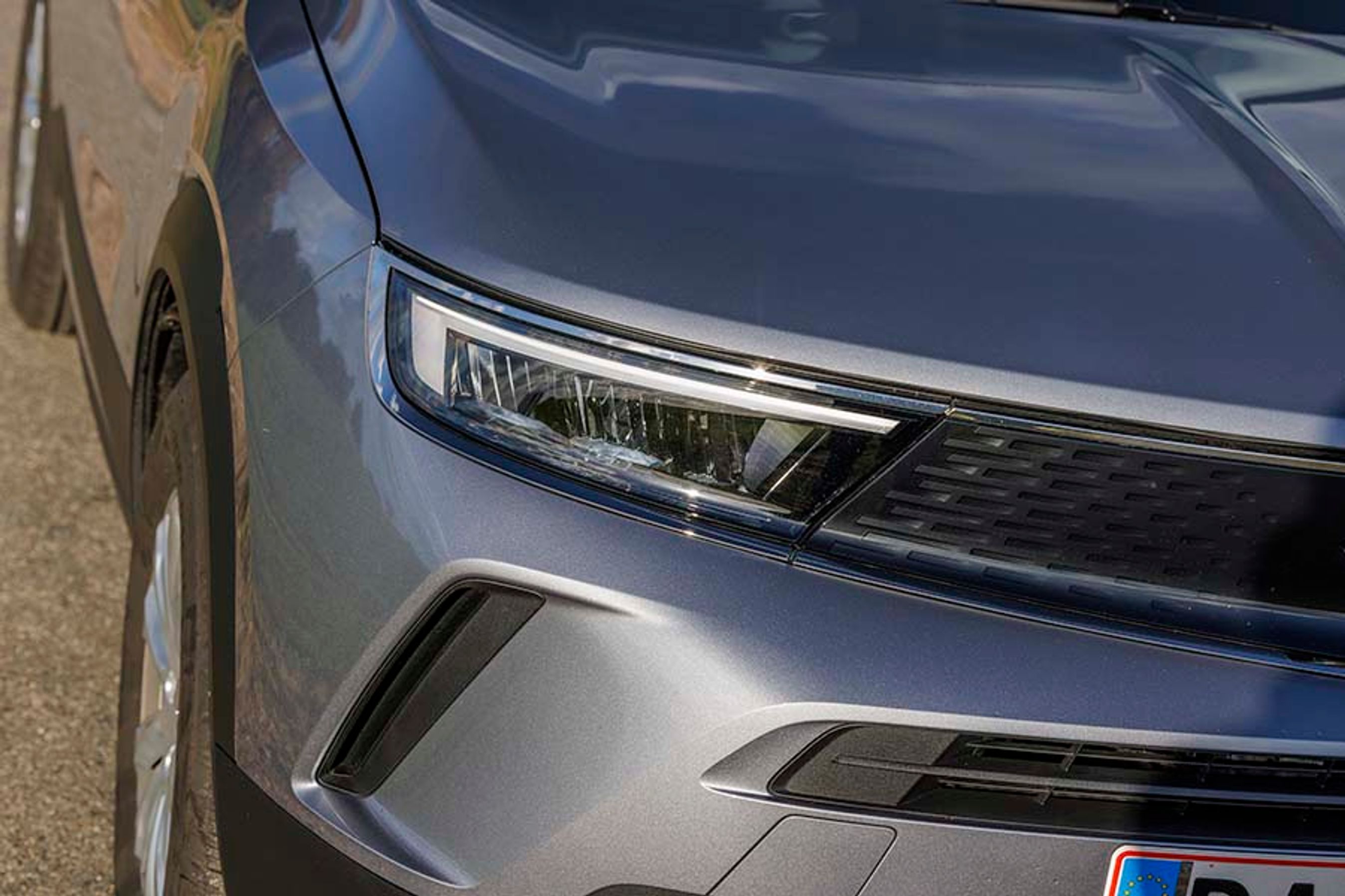 Fra og med Edition+ versionen er der både LED-lys foran og bagved. Det giver bilen et lidt mere skarpt look. Der er ikke LED-lygter på basismodellen Style. 