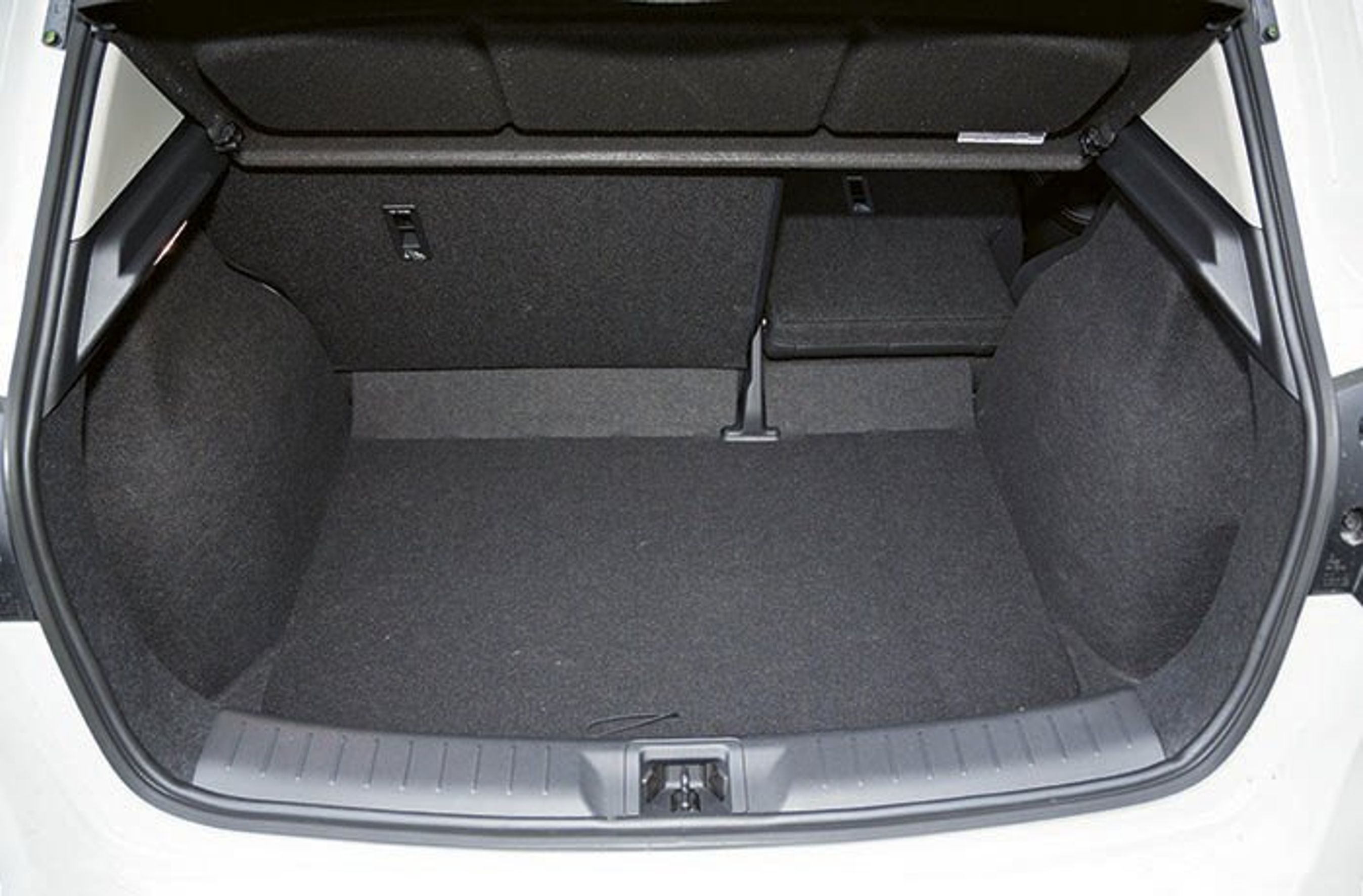 Nissan Pulsar bagagerum