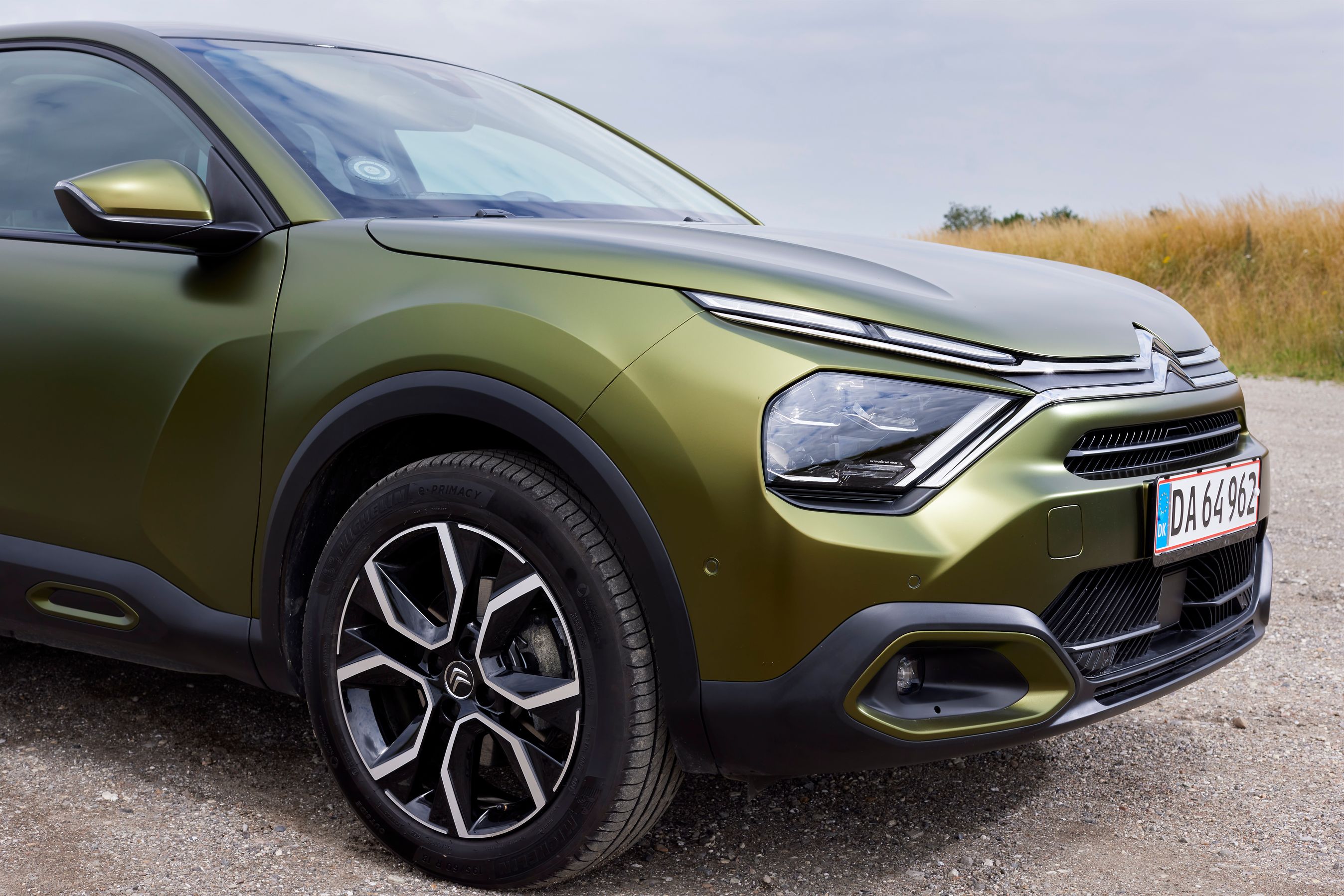 Den nyfolierede bil får mange positive kommentarer med på vejen fra folk, der ser den, fortæller ejeren