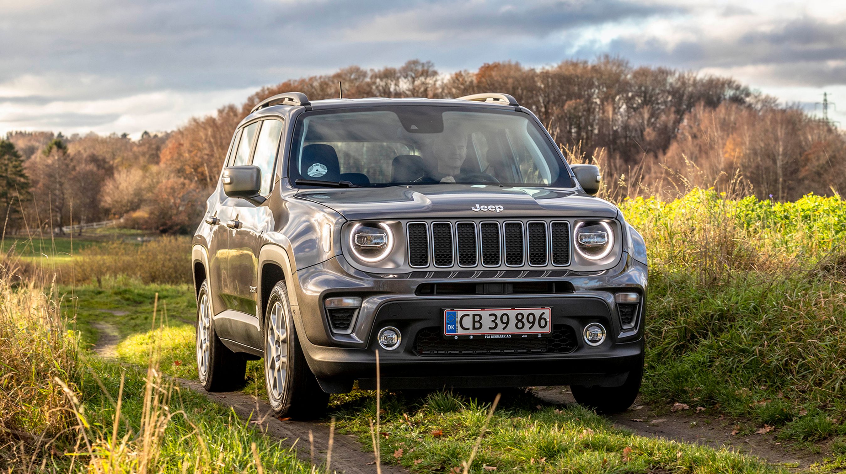 Fronten på Jeep Renegade sender signaler tilbage til den oprindelige Willys Jeep.