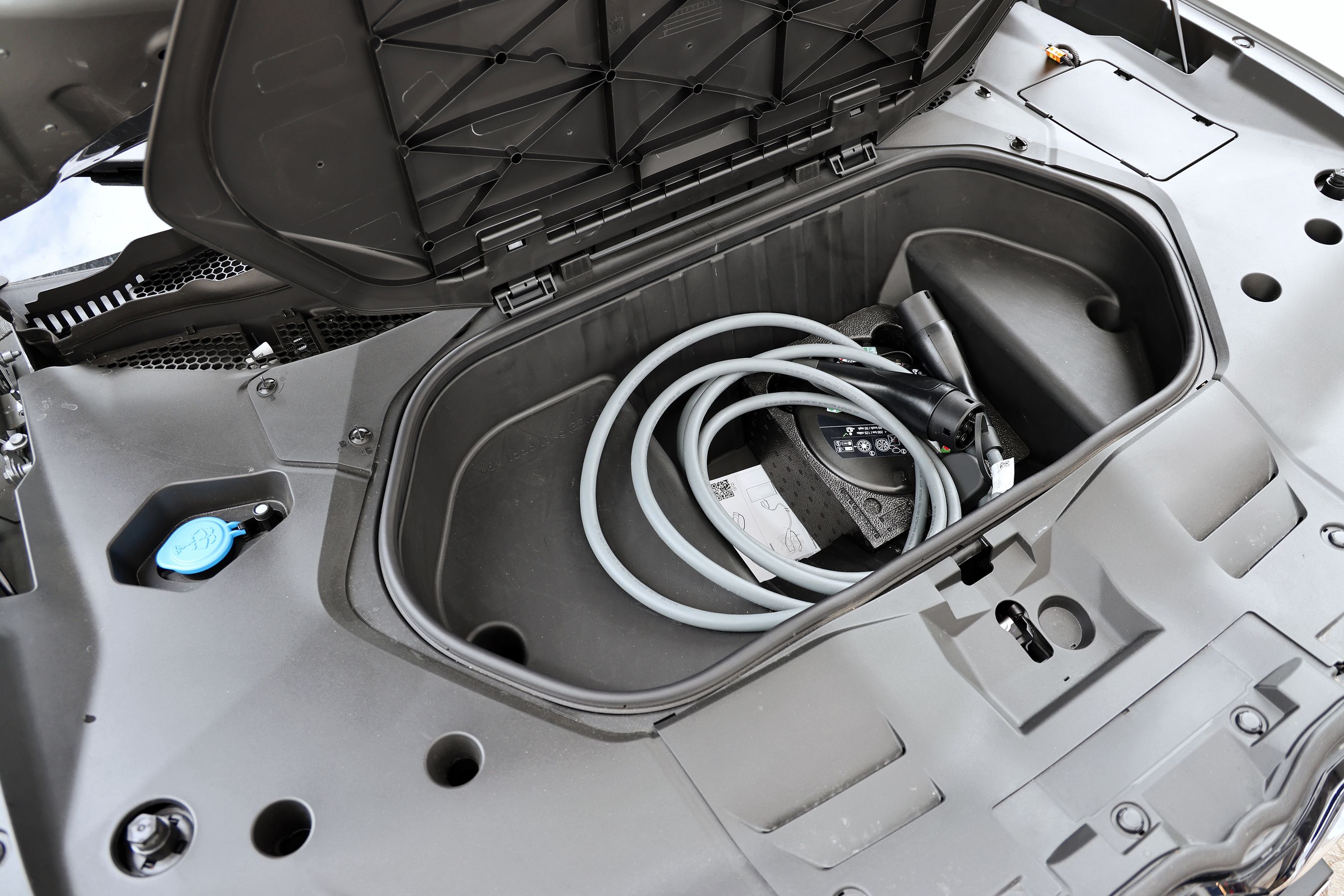Frunk i BMW iX3 50 xDrive fra 2026.