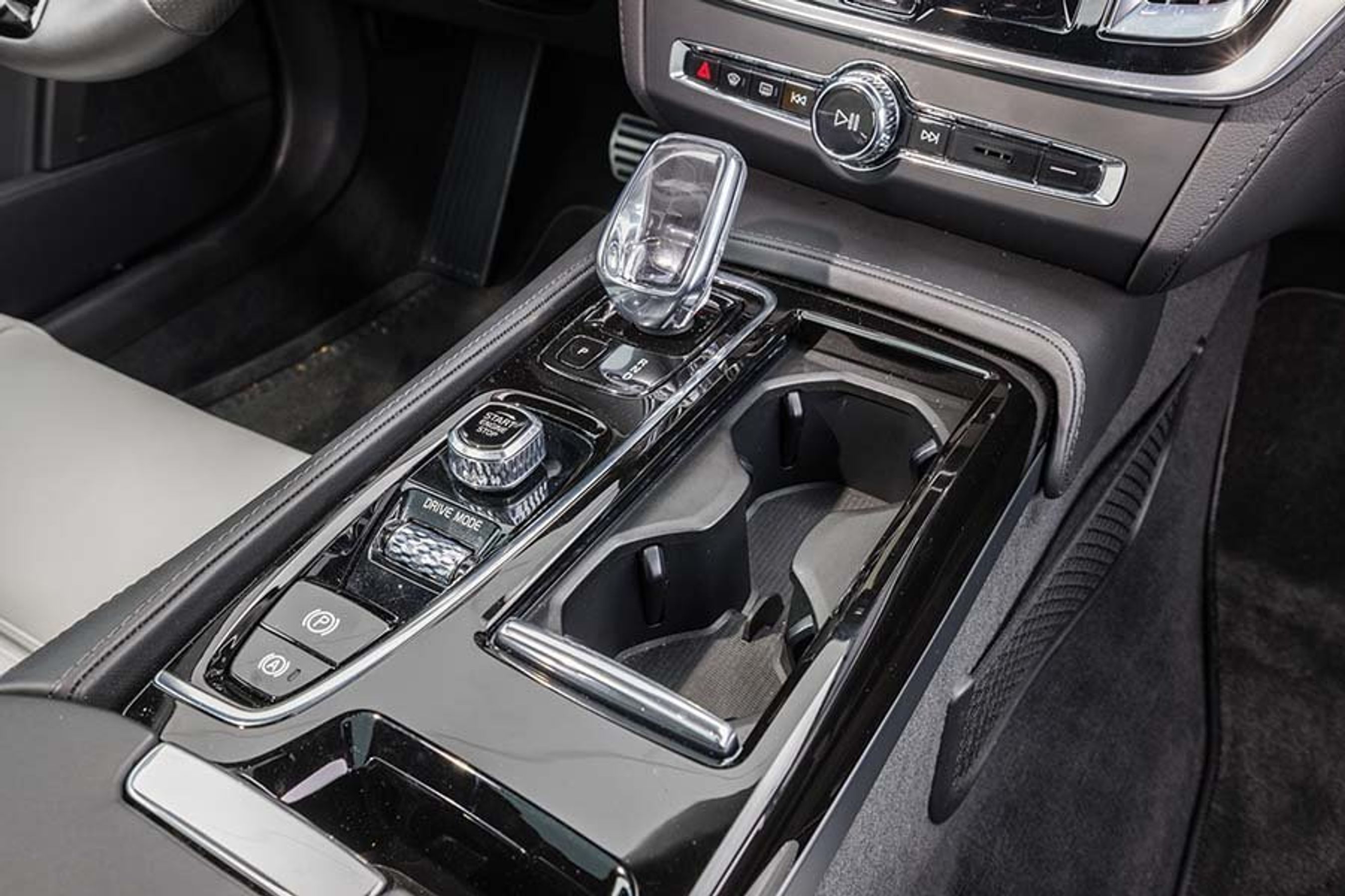 Gearvælgeren i Polestar 1 er udformet i glas fra svenske Orrefors.