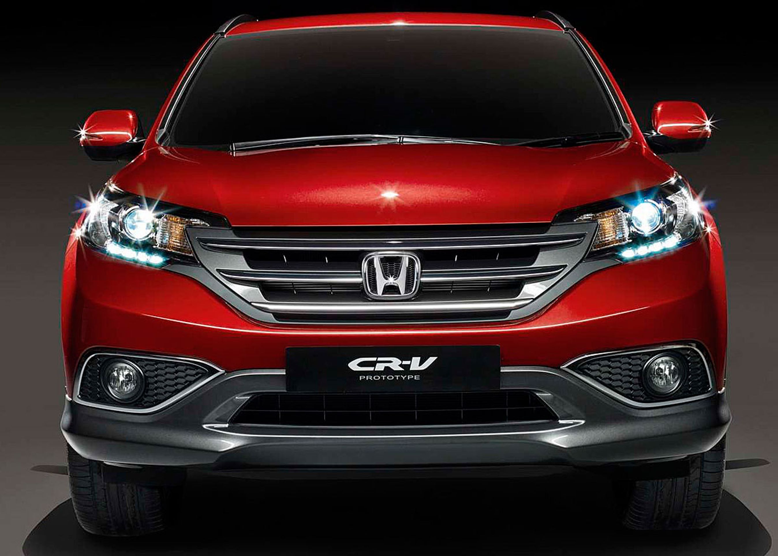 Designet af den nederste del af fronten skal skabe offroad-illusion. CR-V fås med for- eller firehjulstræk.