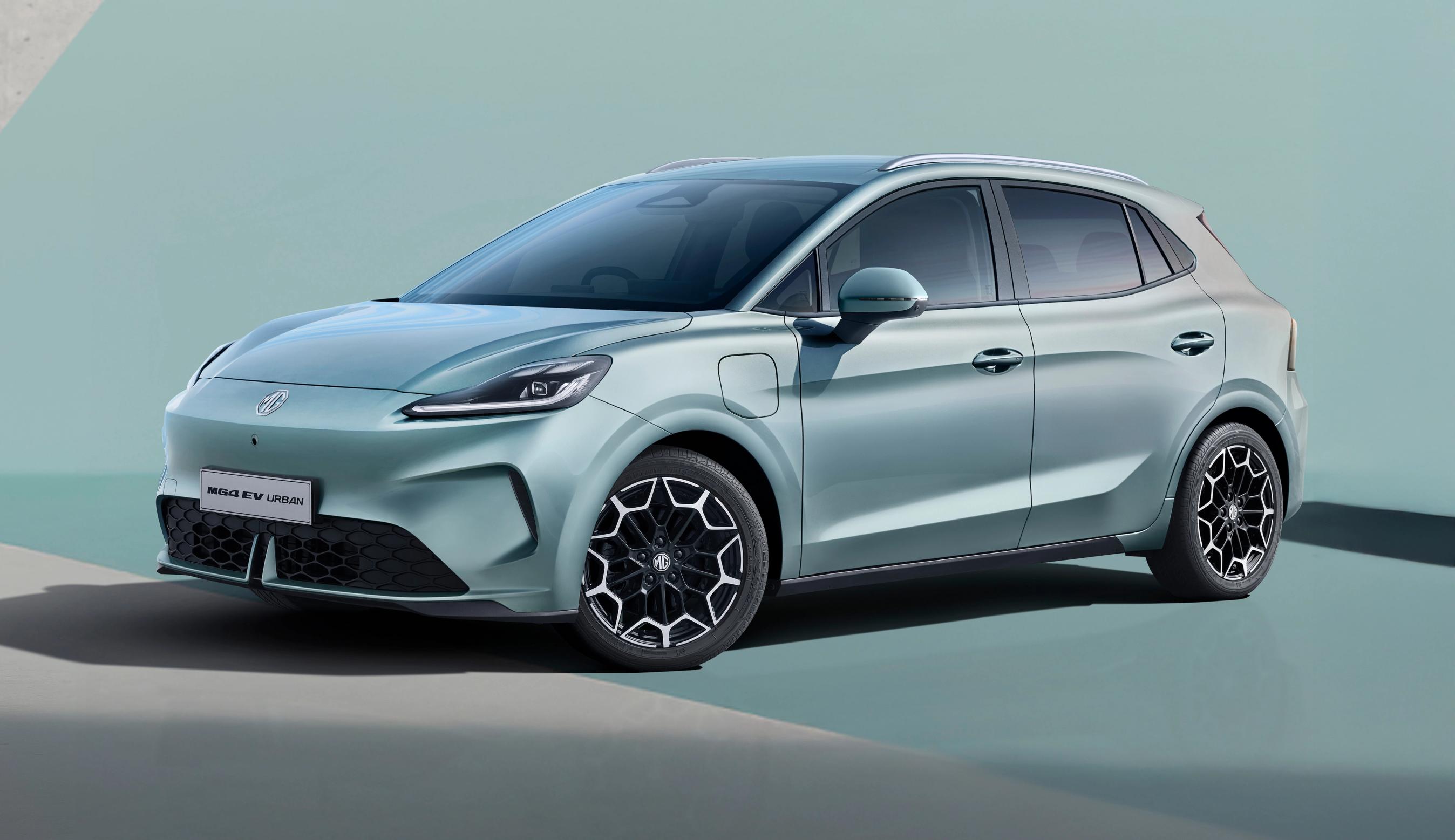 Lysegrøn MG4 Urban i studie.