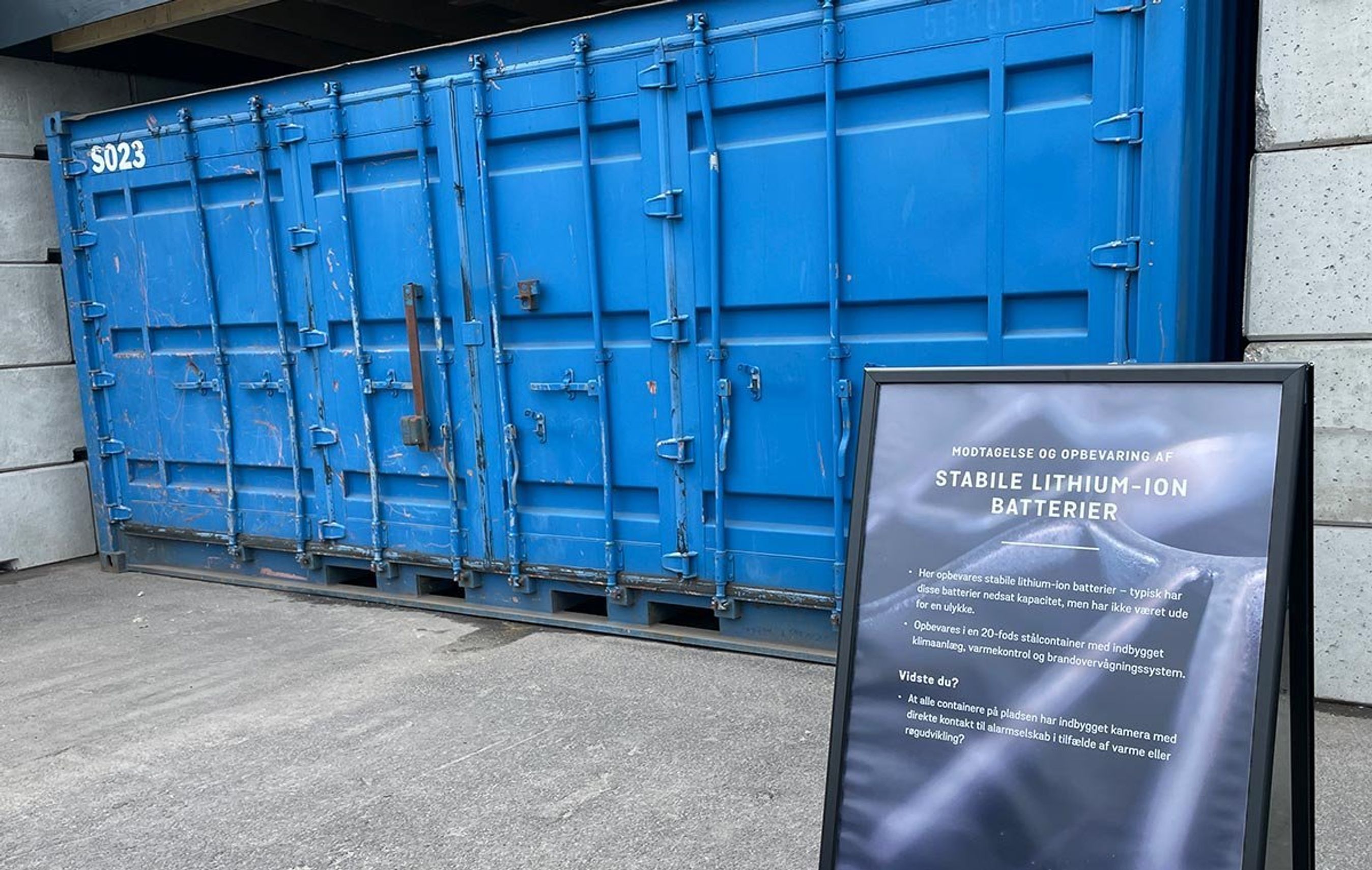Containere som denne bruges til at opbevare batterier, der ikke har skader. 