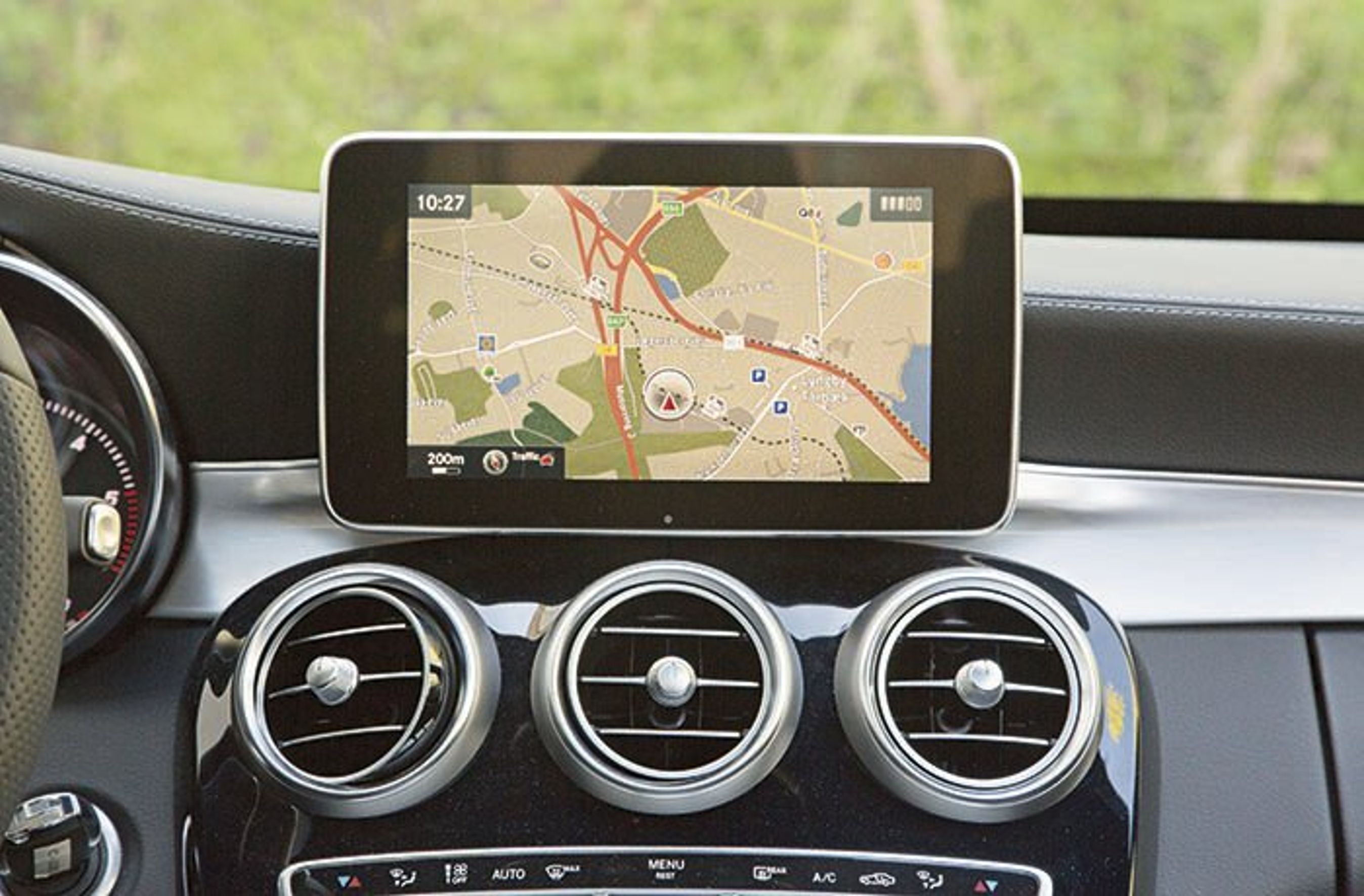 Mercedes C-klasse skærm