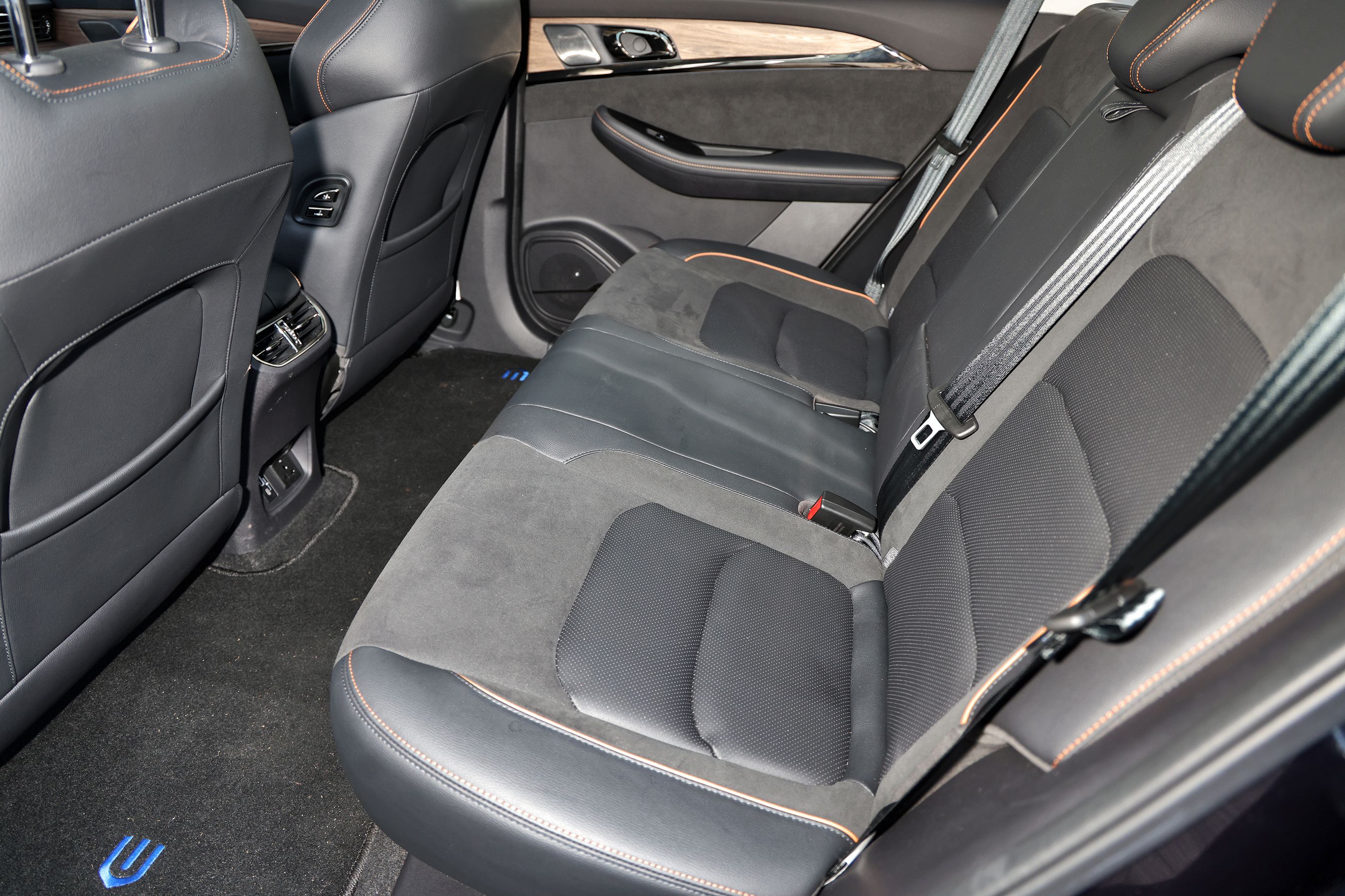 Bagsæder i en Skyworth K